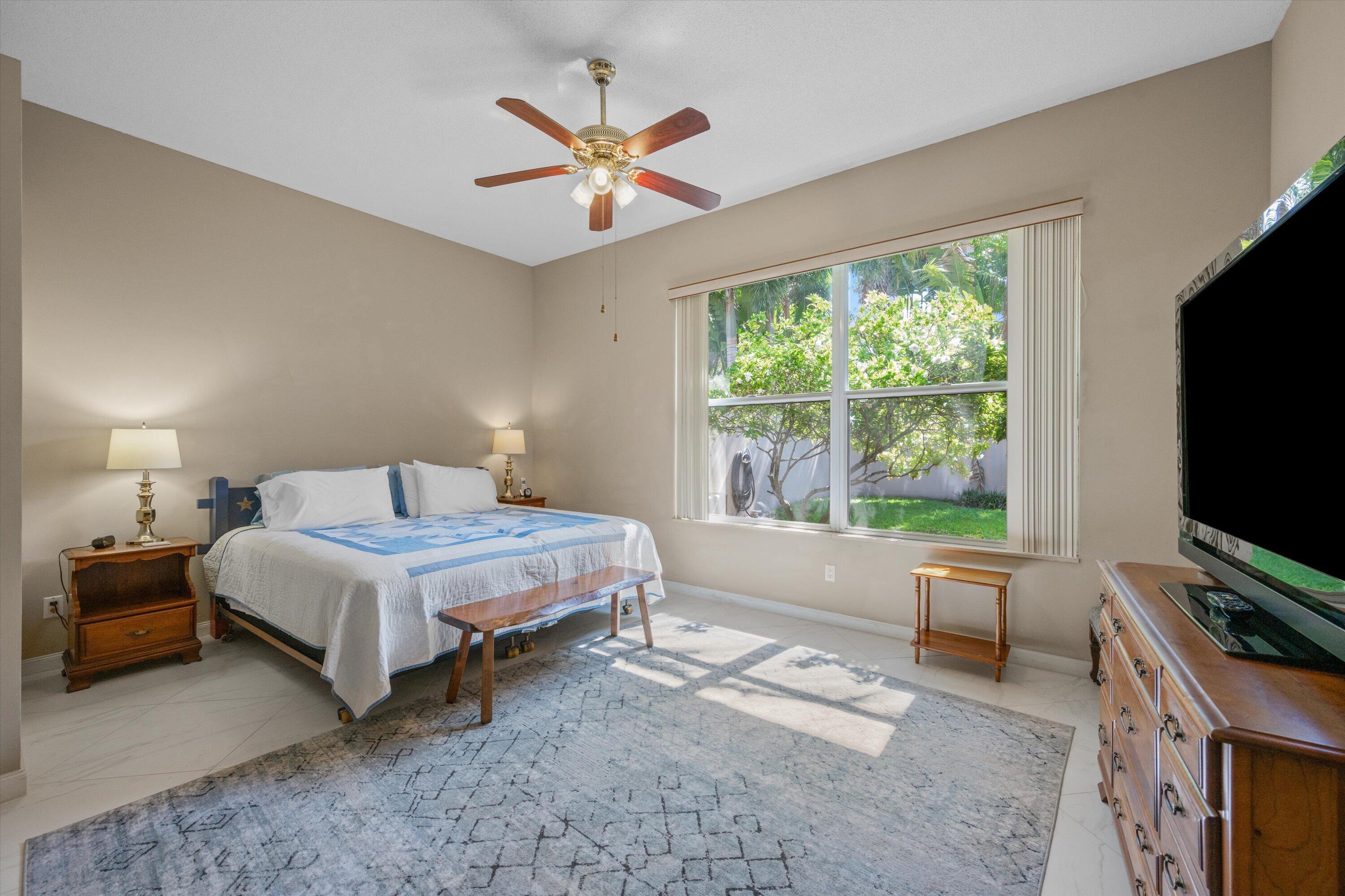 HAMPTONS AT MAPLEWOOD - Residential
