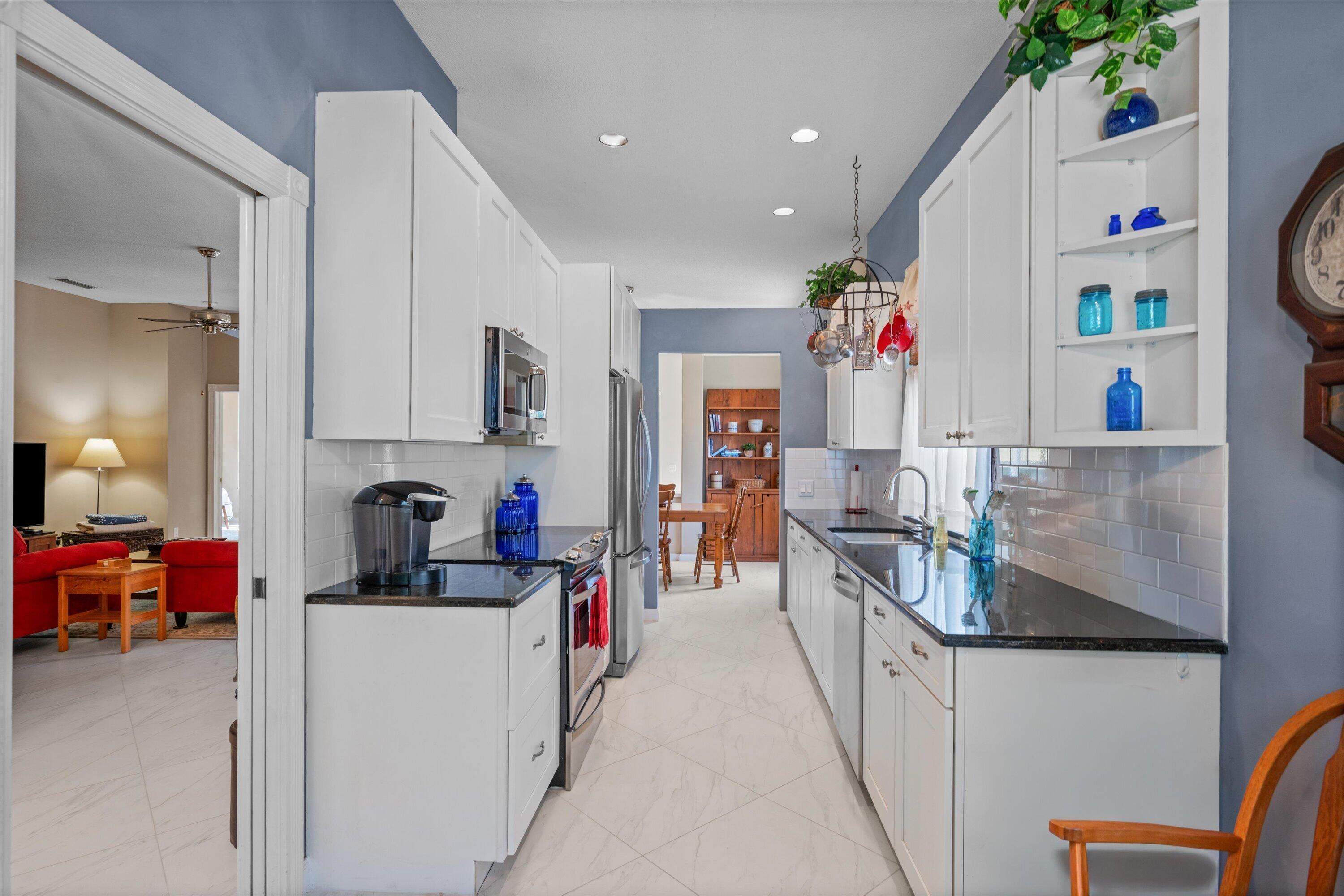 HAMPTONS AT MAPLEWOOD - Residential