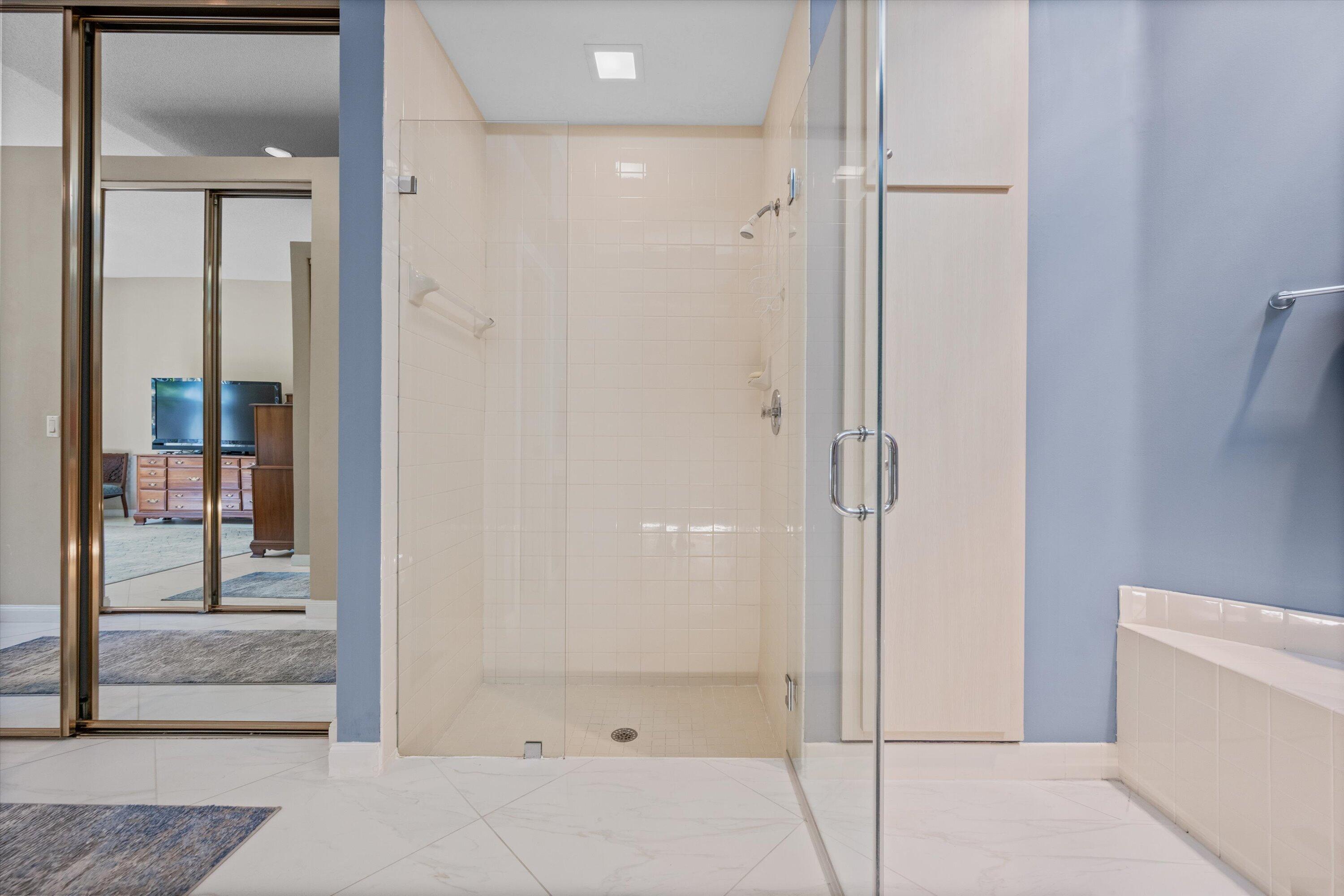 HAMPTONS AT MAPLEWOOD - Residential