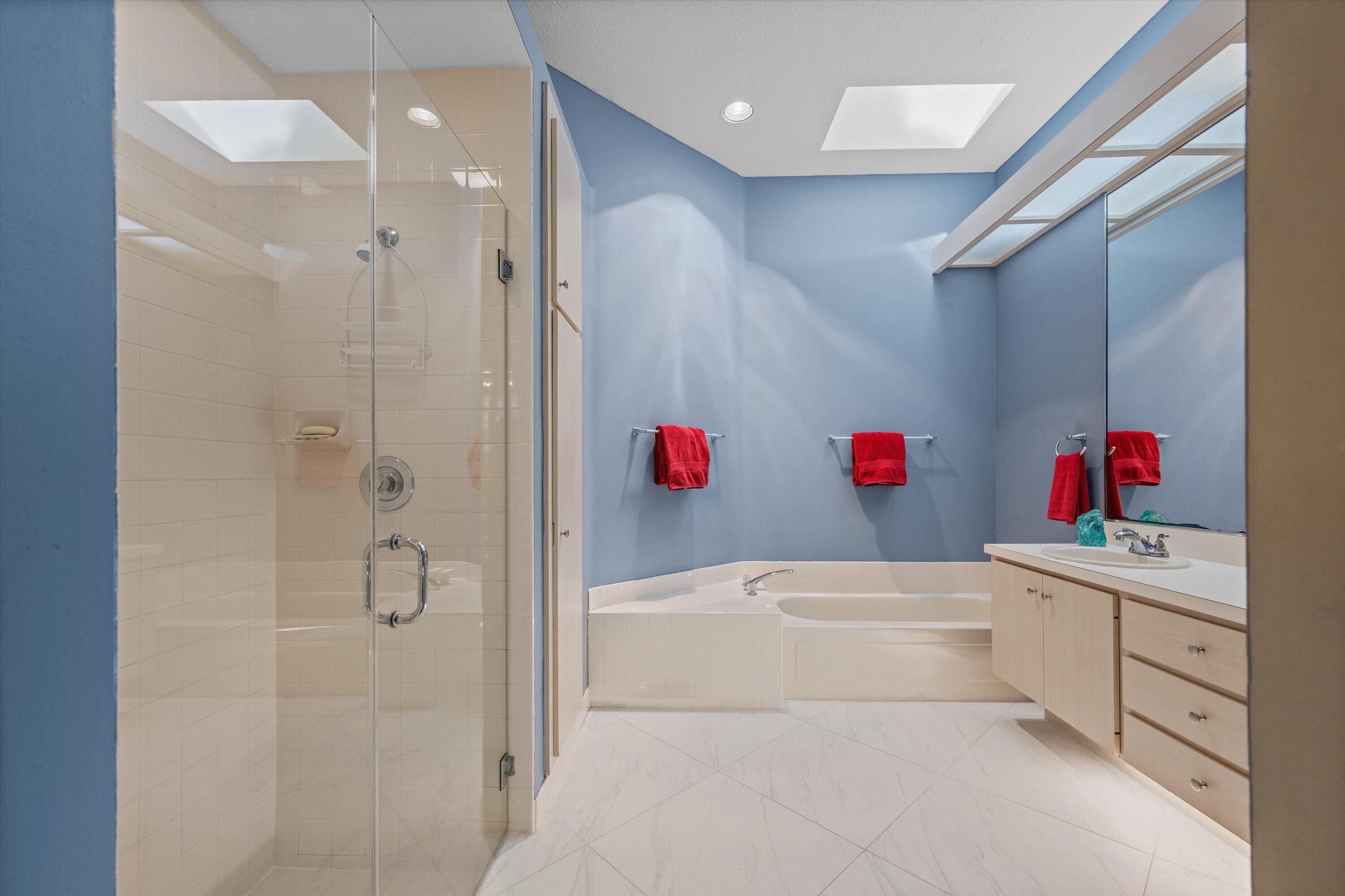 HAMPTONS AT MAPLEWOOD - Residential