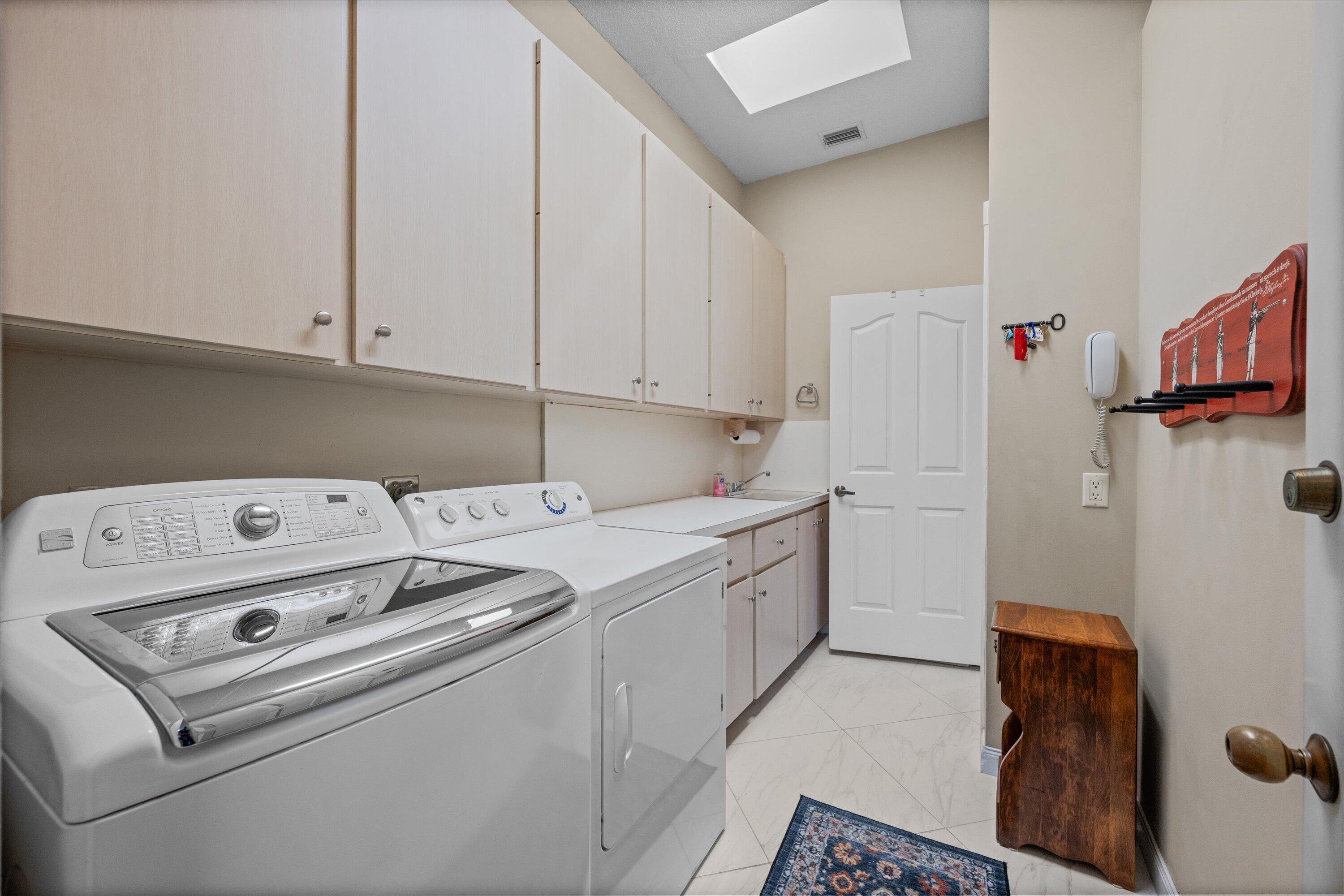 HAMPTONS AT MAPLEWOOD - Residential