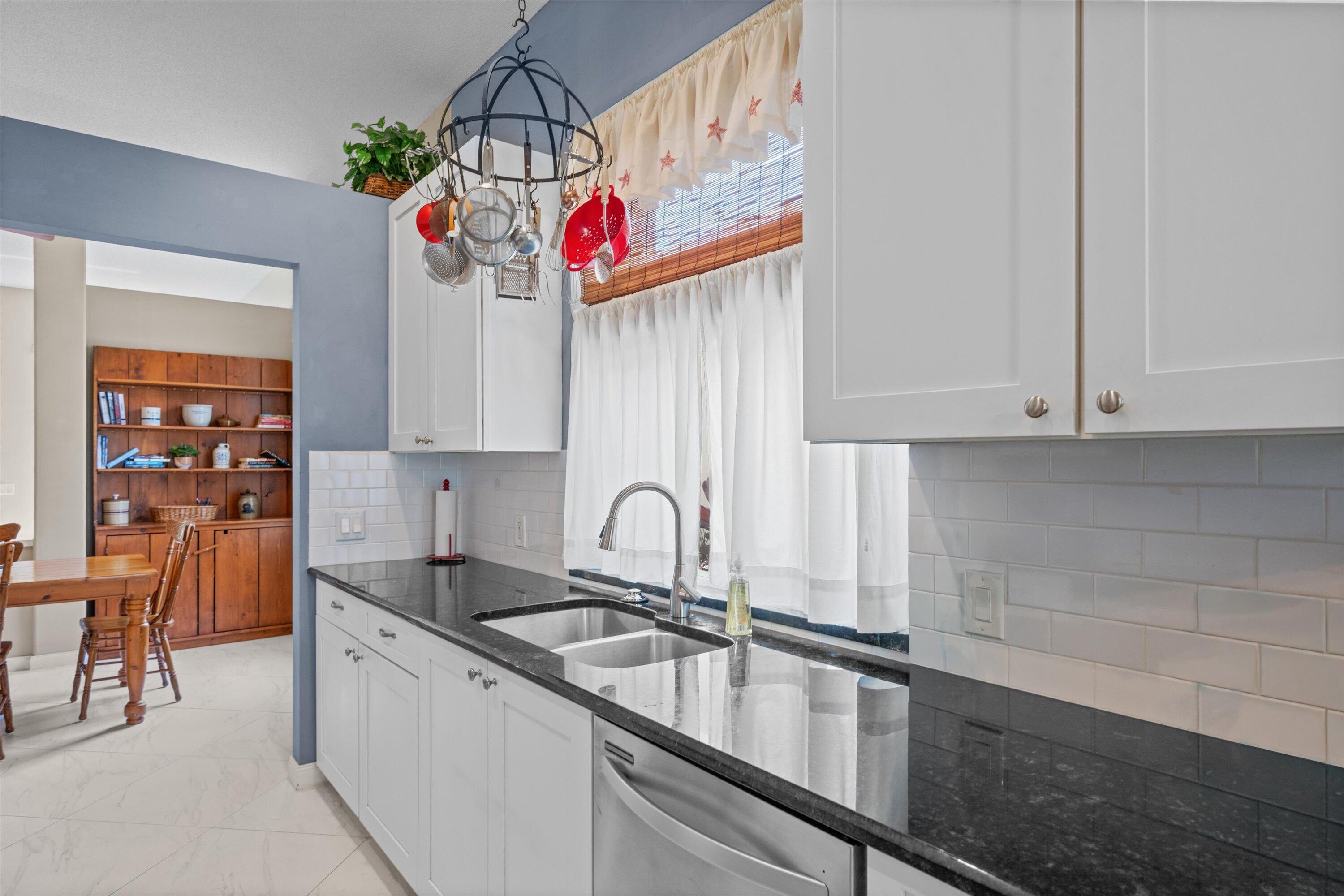 HAMPTONS AT MAPLEWOOD - Residential