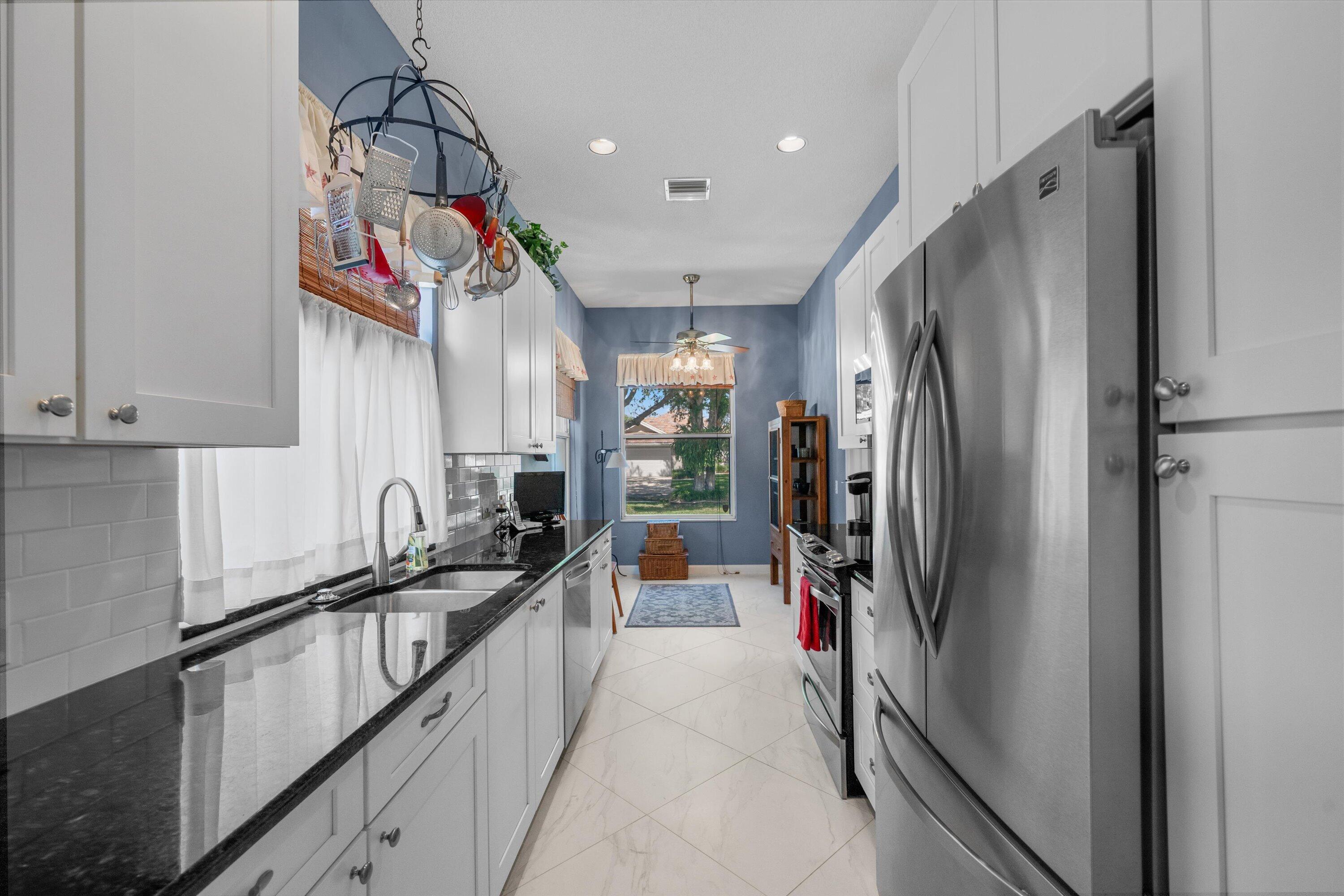 HAMPTONS AT MAPLEWOOD - Residential