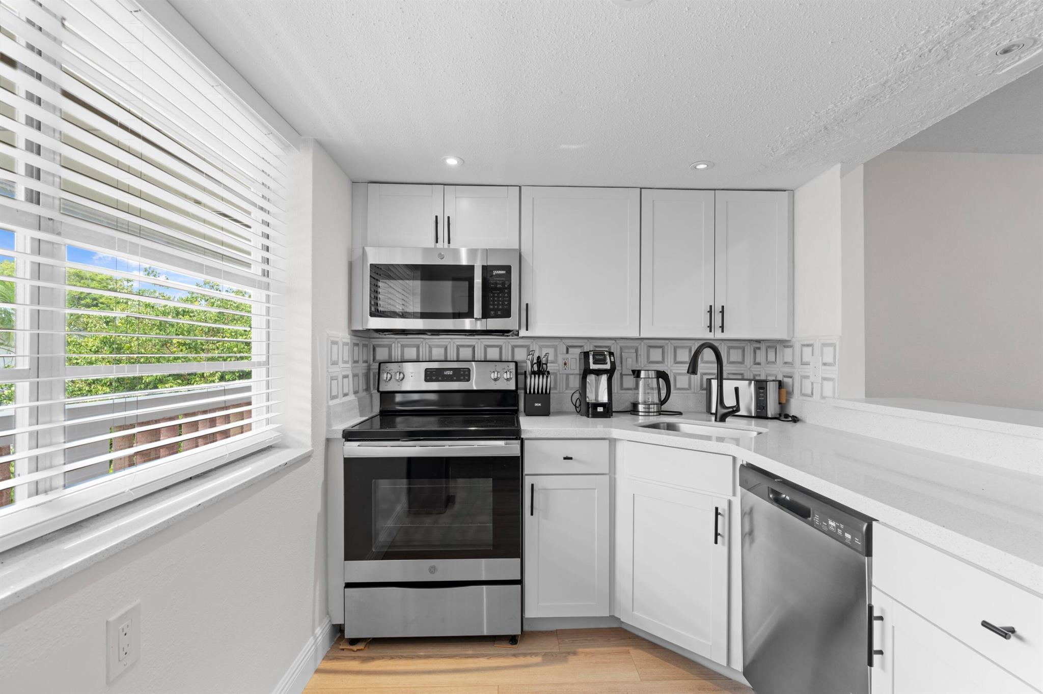 PALM ROYAL APTS INC CONDO - Residential