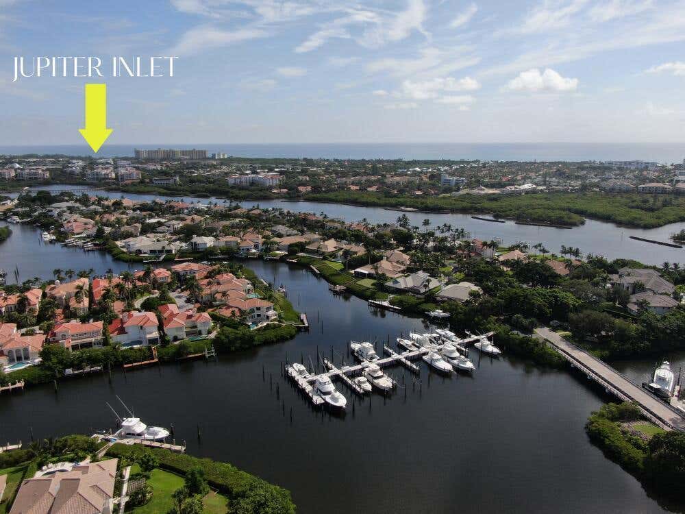 Photo of 3232 Casseekey Island Road, Jupiter, FL 33477 (MLS # B26041084)
