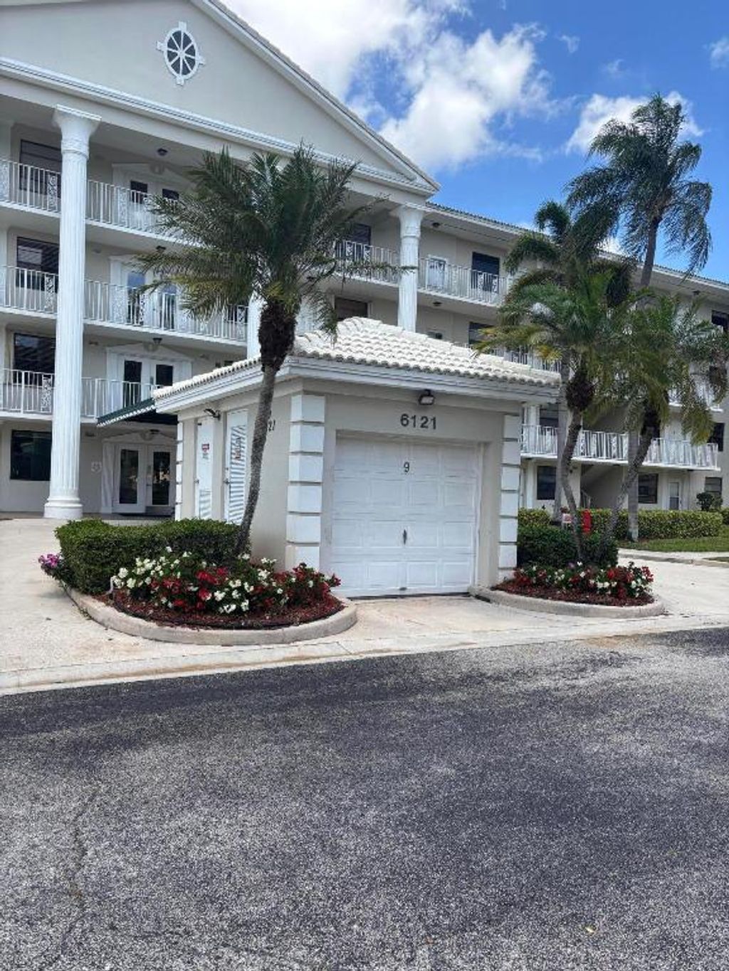 Photo of 6121 Balboa Circle #401, Boca Raton, FL 33433 (MLS # R11089843)