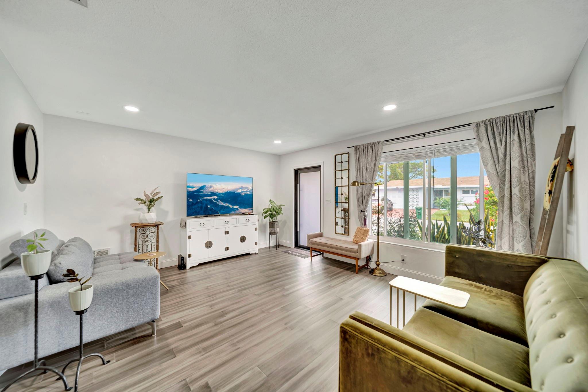 Mainlands Of Tamarac Lake - Residential