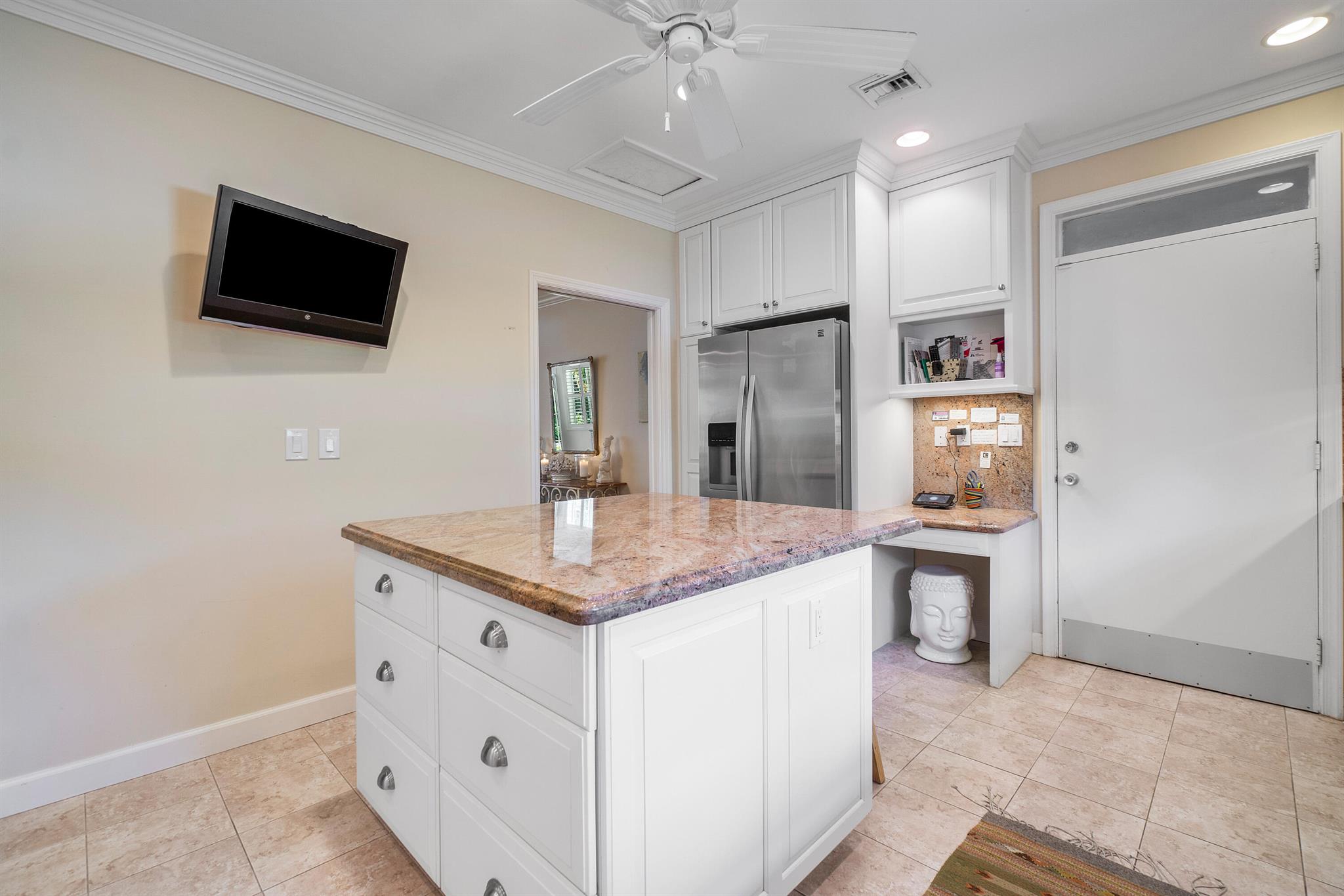 EAST SHORE - Residential Lease