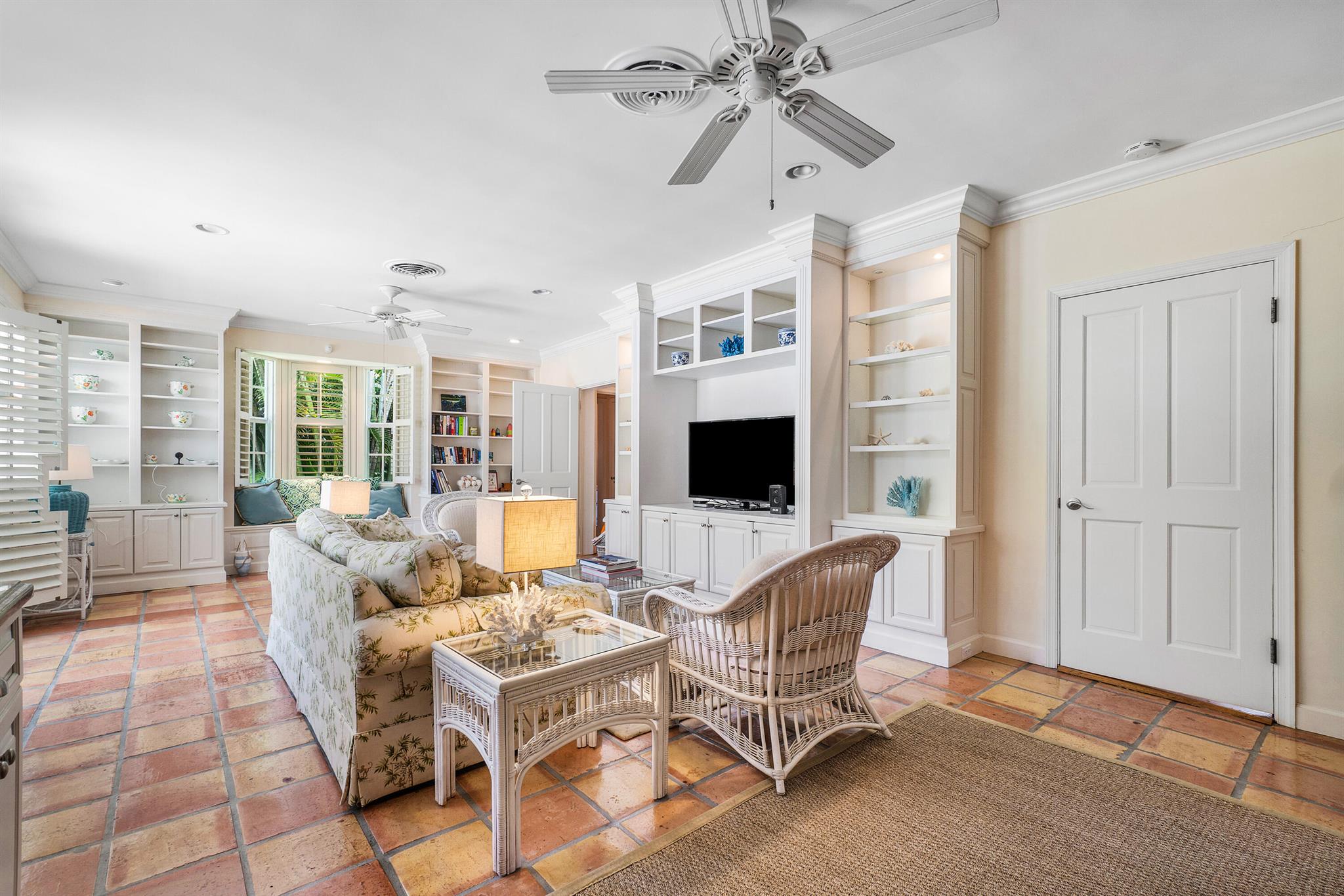 EAST SHORE - Residential Lease