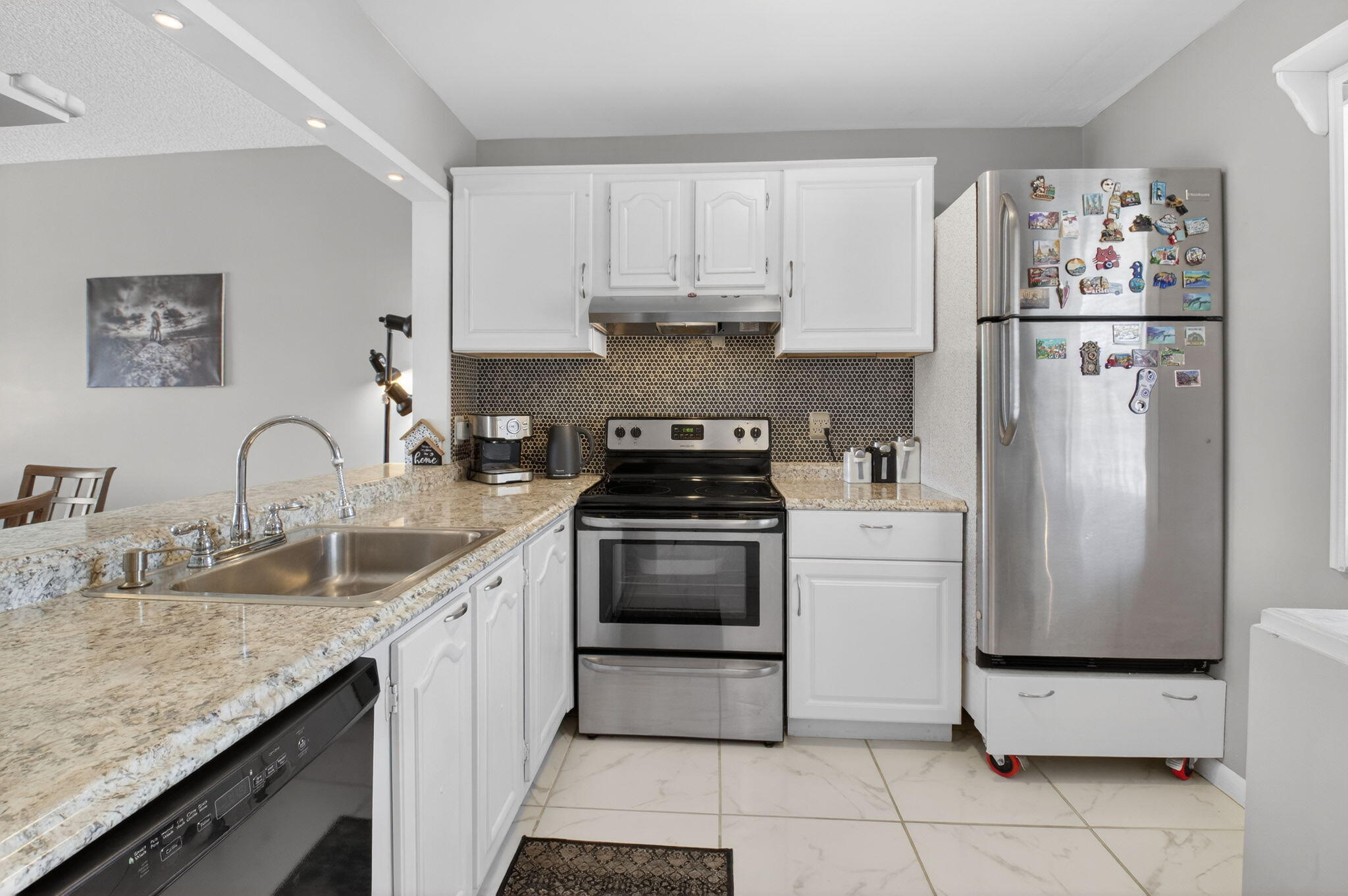 VILLAGES OF ORIOLE ABBEY CONDO - Residential