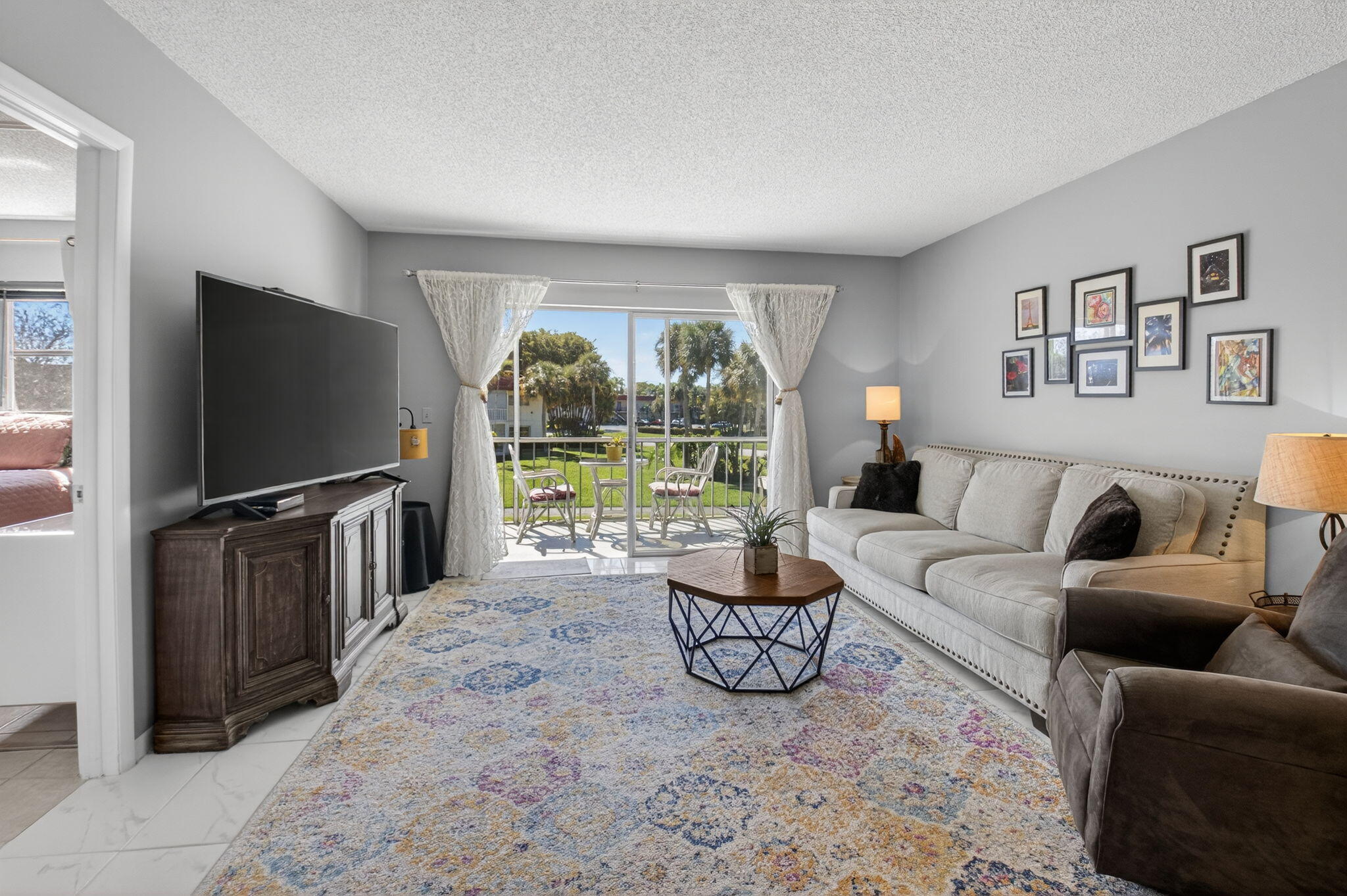 VILLAGES OF ORIOLE ABBEY CONDO - Residential