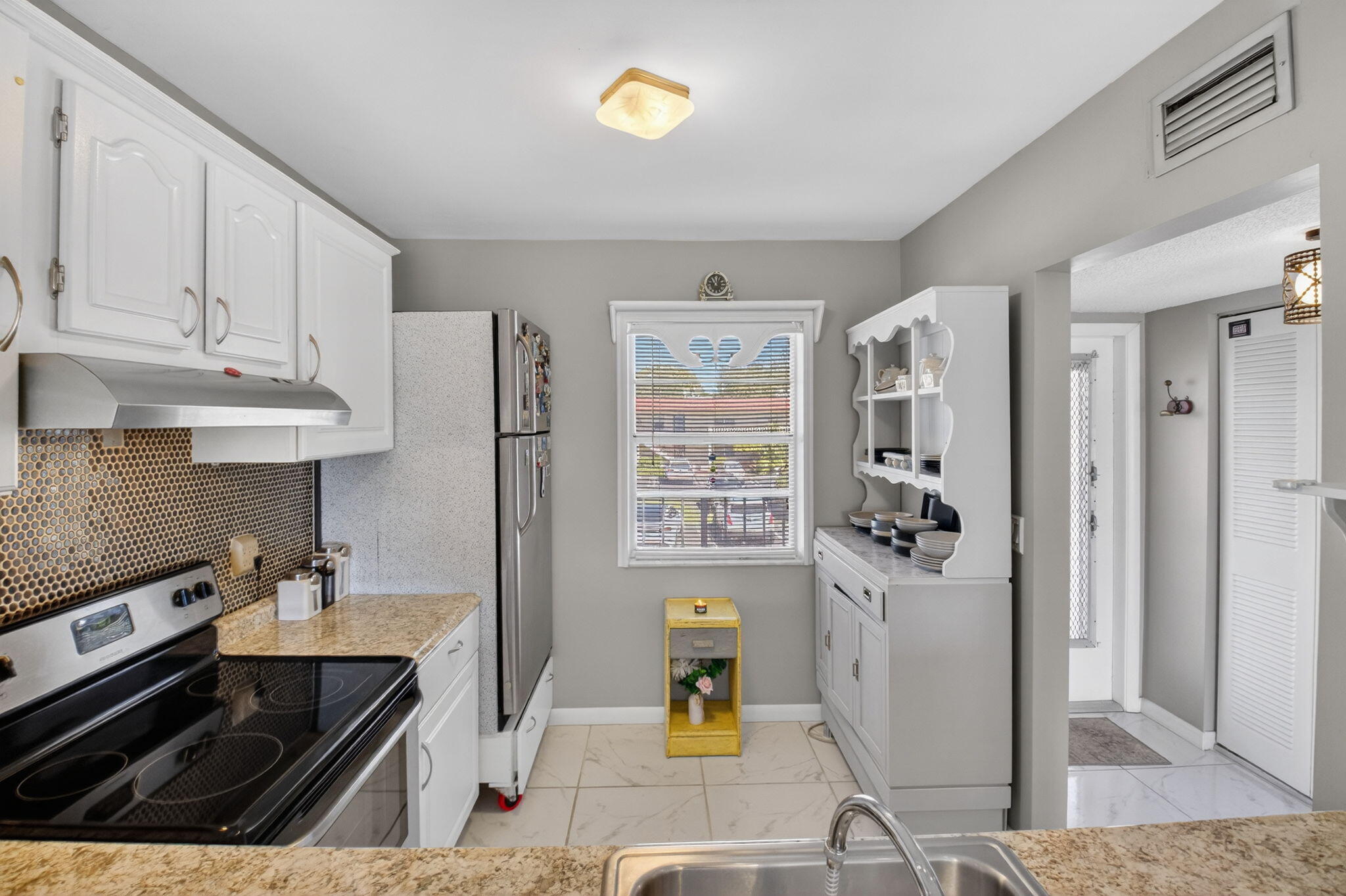 VILLAGES OF ORIOLE ABBEY CONDO - Residential