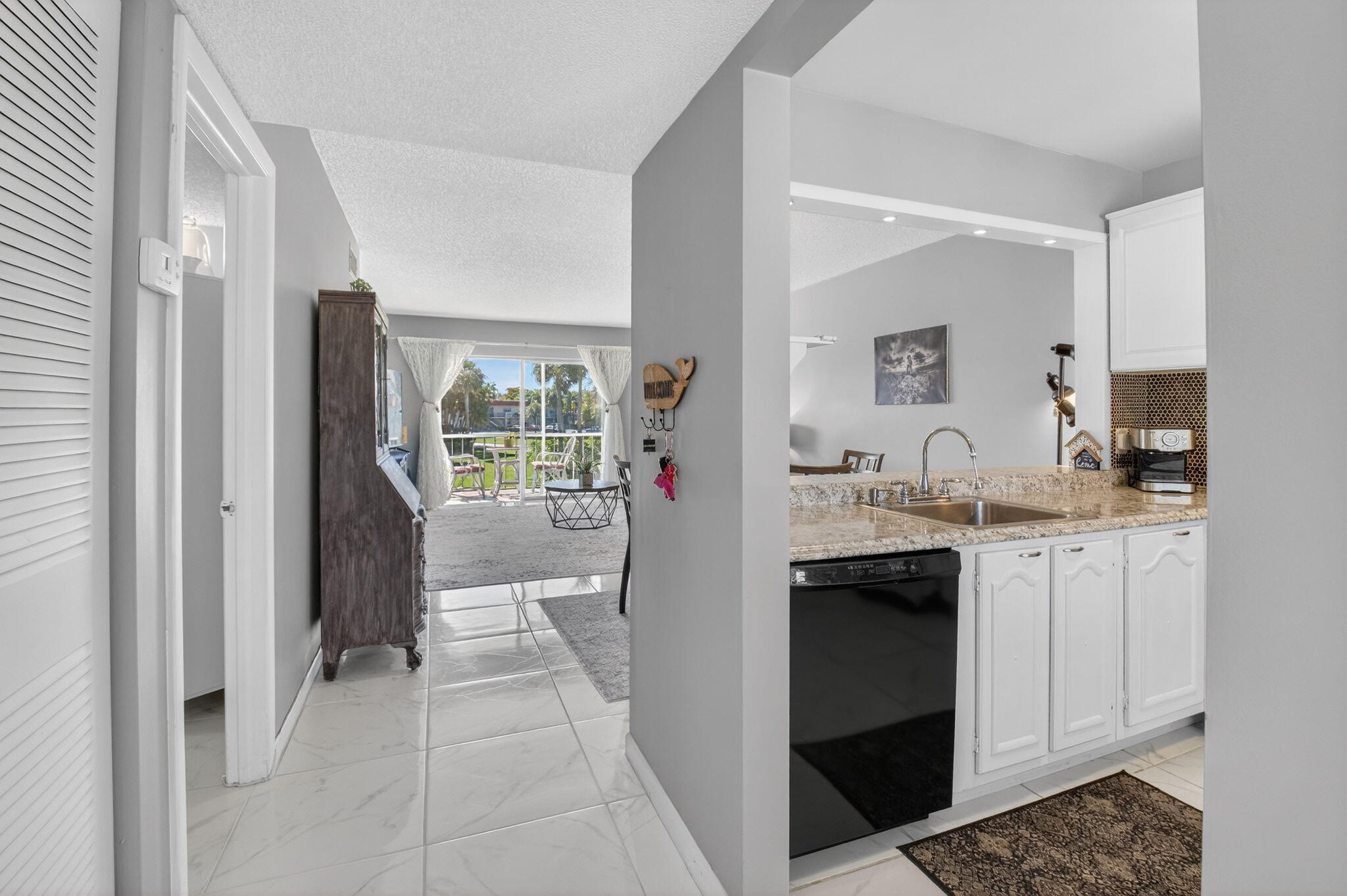 VILLAGES OF ORIOLE ABBEY CONDO - Residential