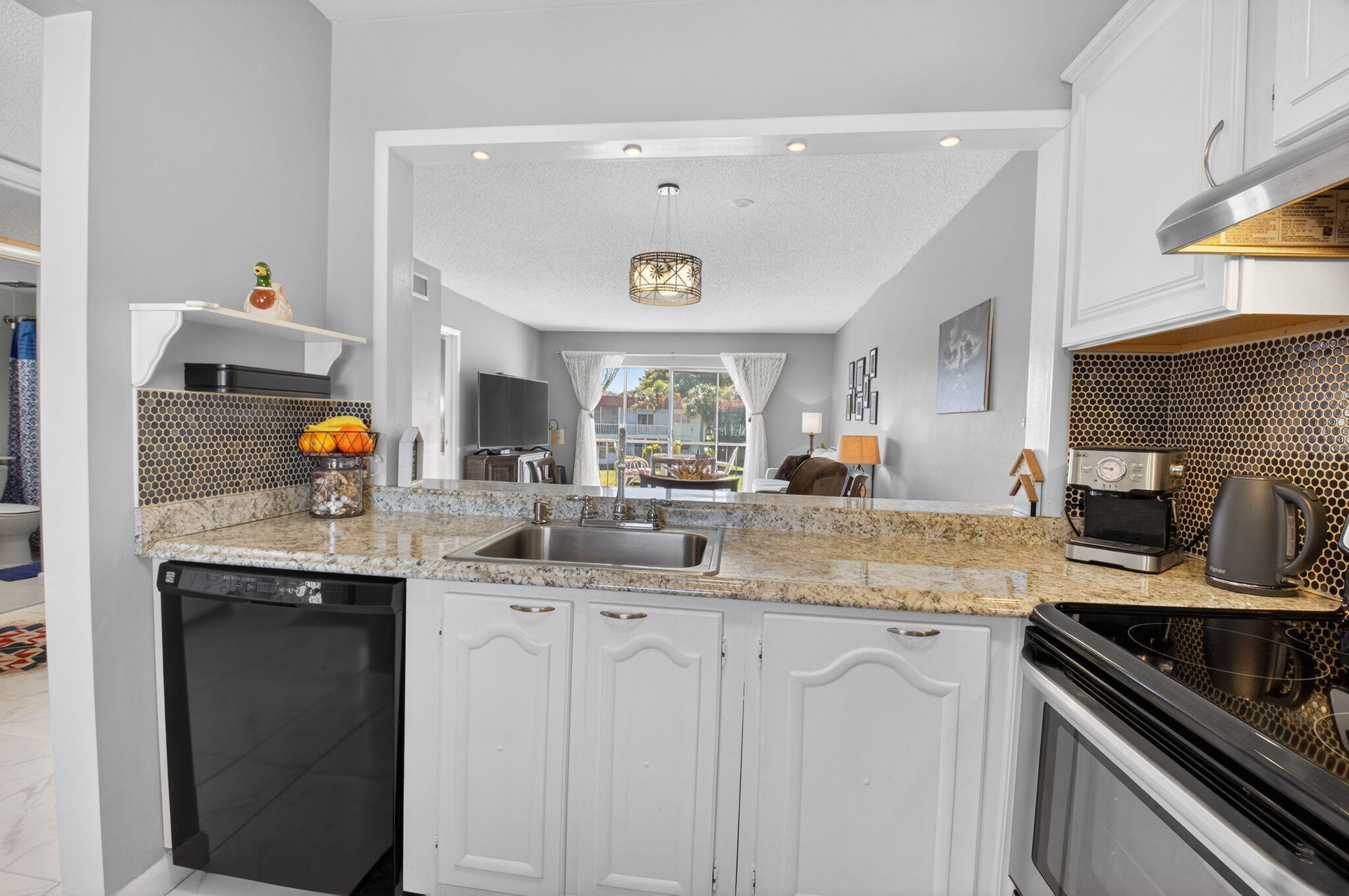 VILLAGES OF ORIOLE ABBEY CONDO - Residential