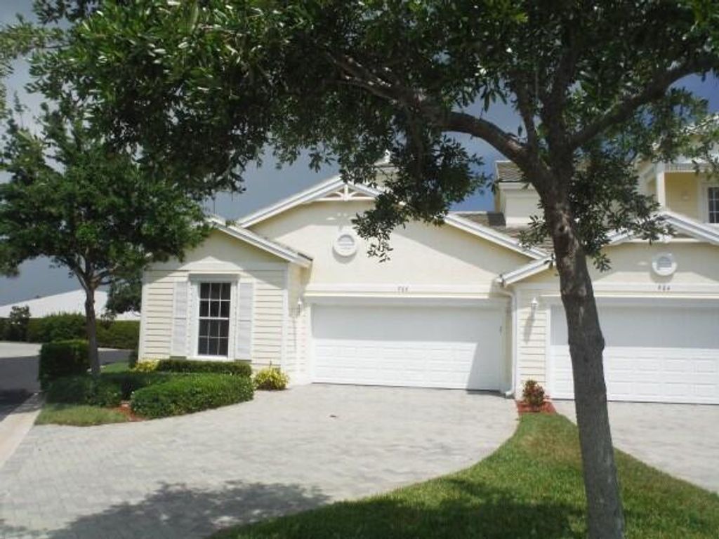 Photo of 906 Mariner Bay Boulevard, Fort Pierce, FL 34949 (MLS # R11113098)