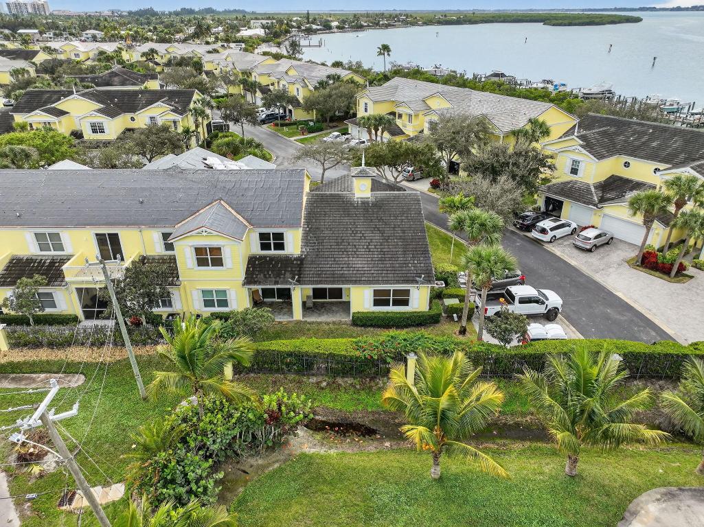 MARINER BAY - Residential