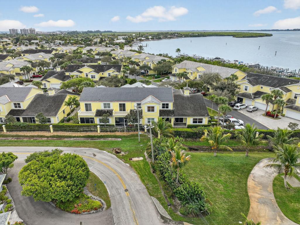 MARINER BAY - Residential