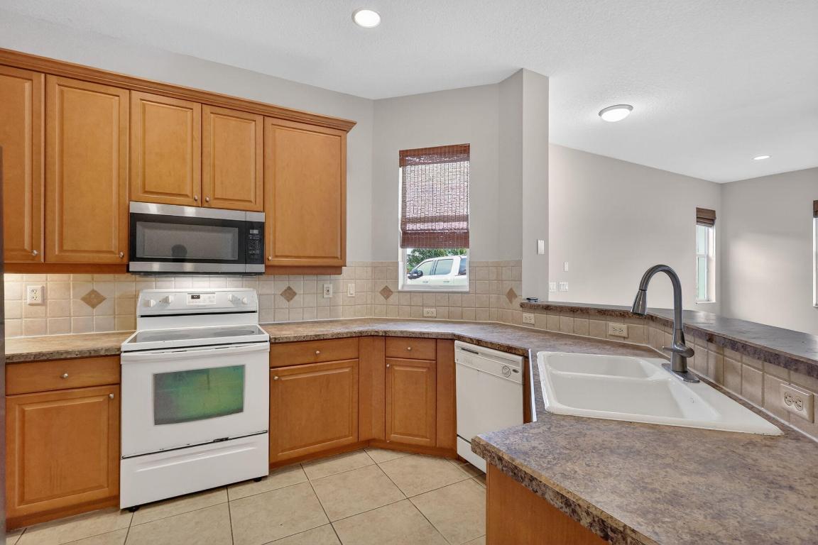 MARINER BAY - Residential