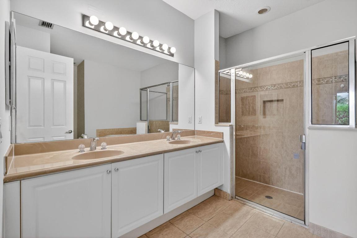 MARINER BAY - Residential