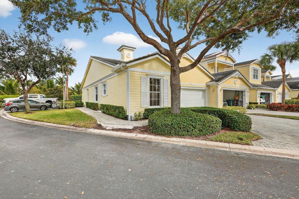 Photo of 906 Mariner Bay Boulevard, Fort Pierce, FL 34949 (MLS # R11113098)