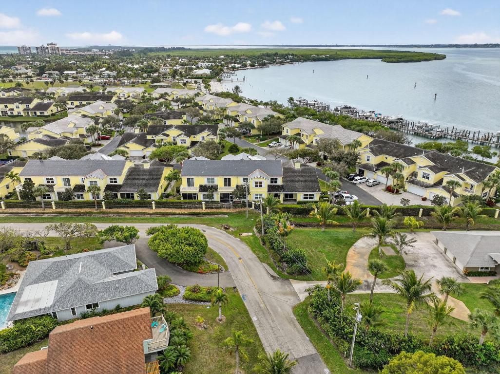 MARINER BAY - Residential