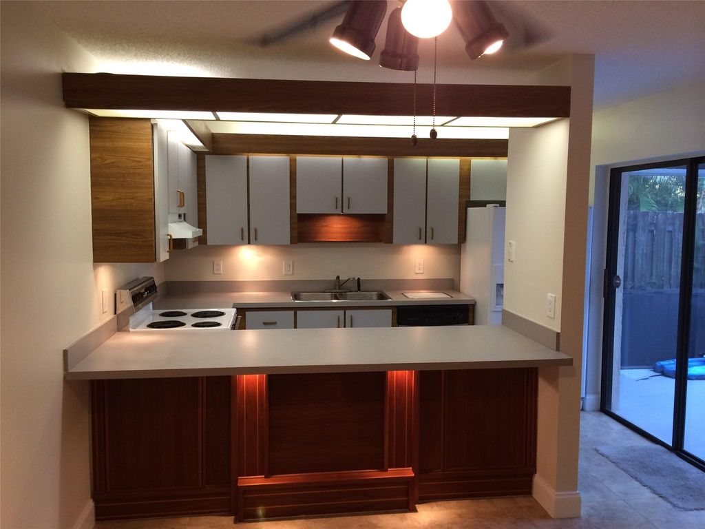 Photo of 825 Center Street #5A, Jupiter, FL 33458 (MLS # F10452223)