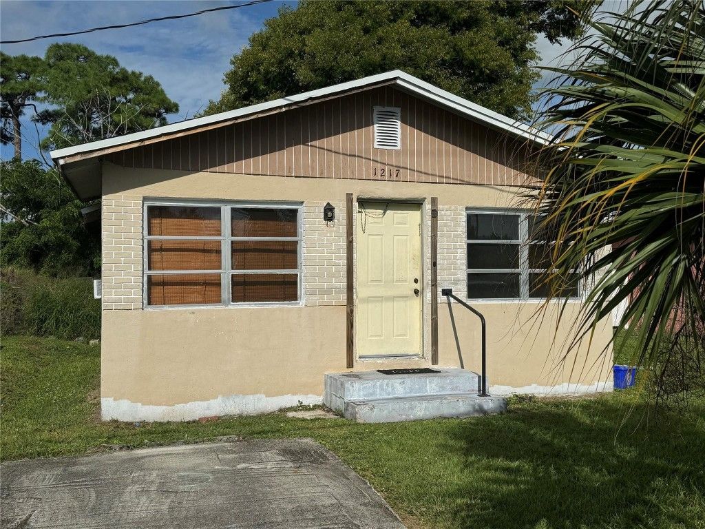 Photo of 1217 N 22nd Street, Fort Pierce, FL 34950 (MLS # F10460616)