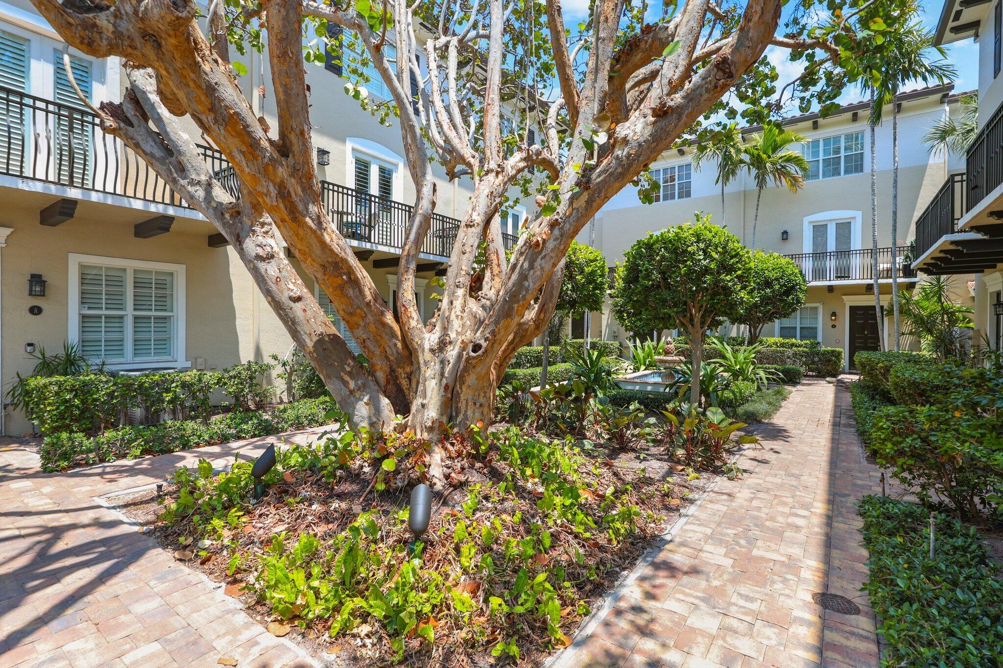 COURTYARDS OF DELRAY - Residential