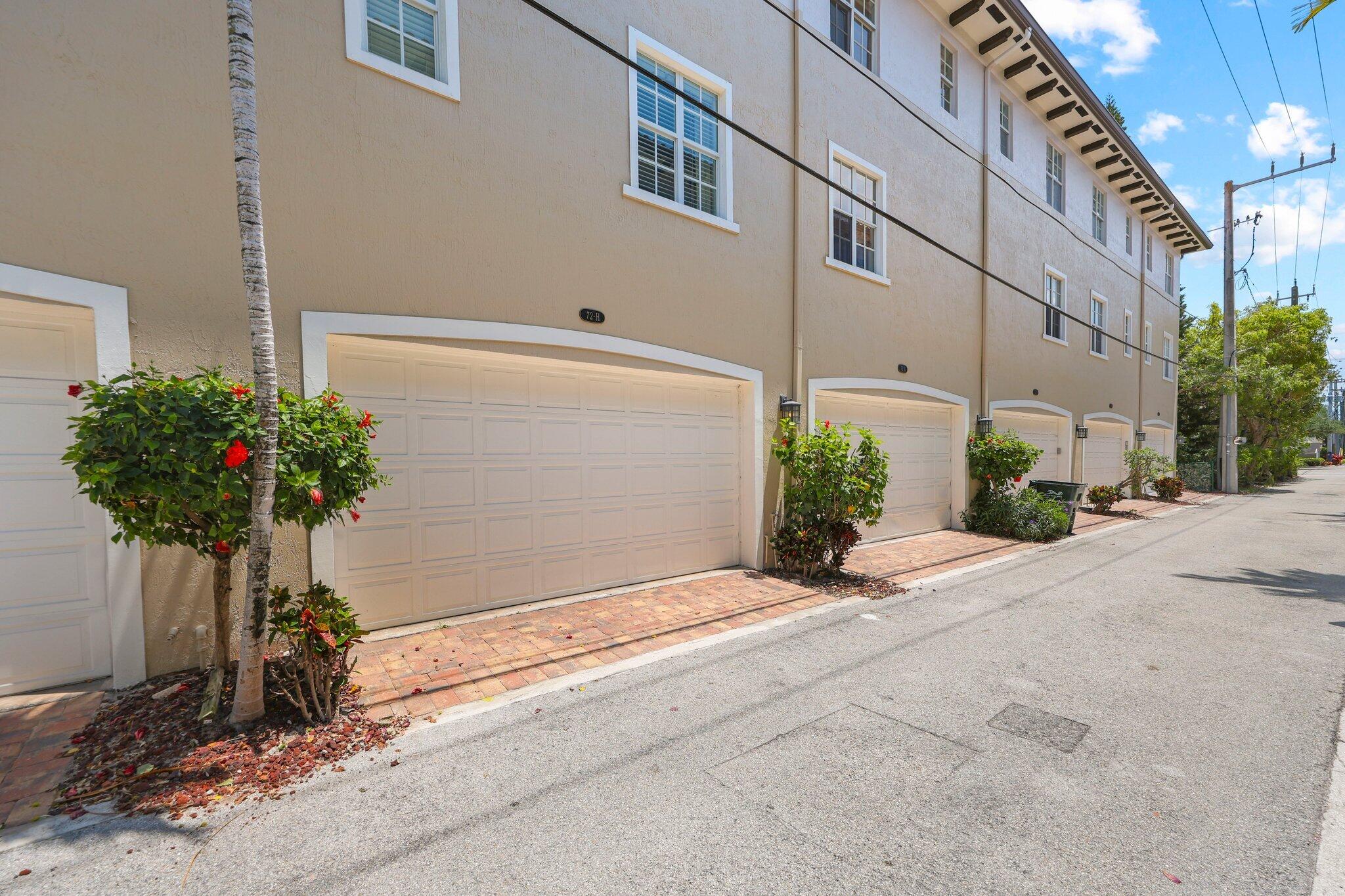 COURTYARDS OF DELRAY - Residential