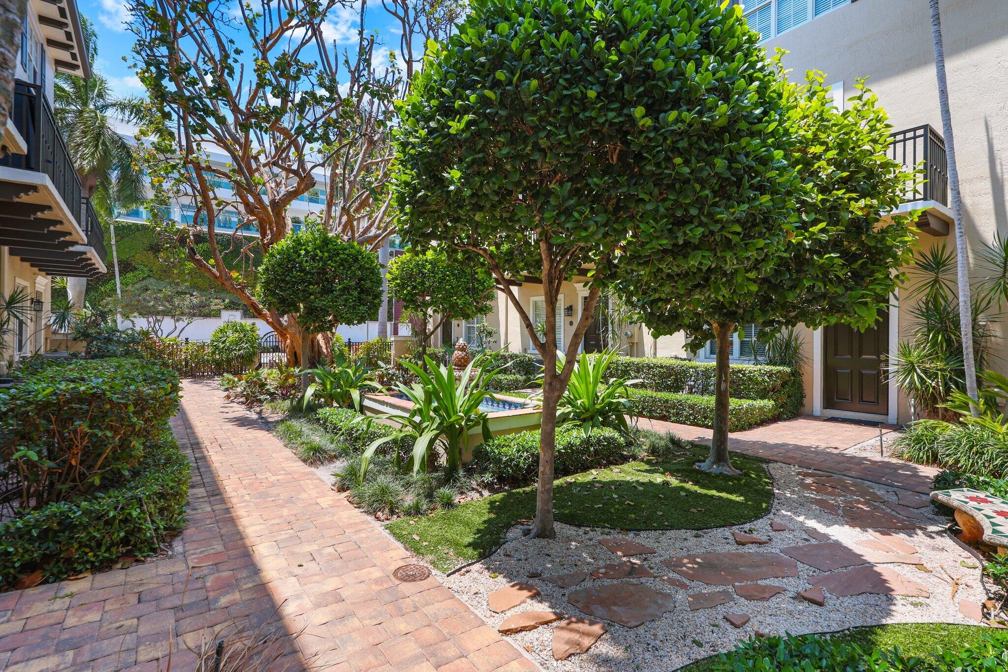 COURTYARDS OF DELRAY - Residential