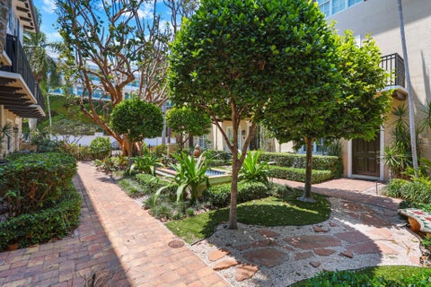 Tiny photo for 72 SE 6th Avenue #H, Delray Beach, FL 33483 (MLS # B26023302)