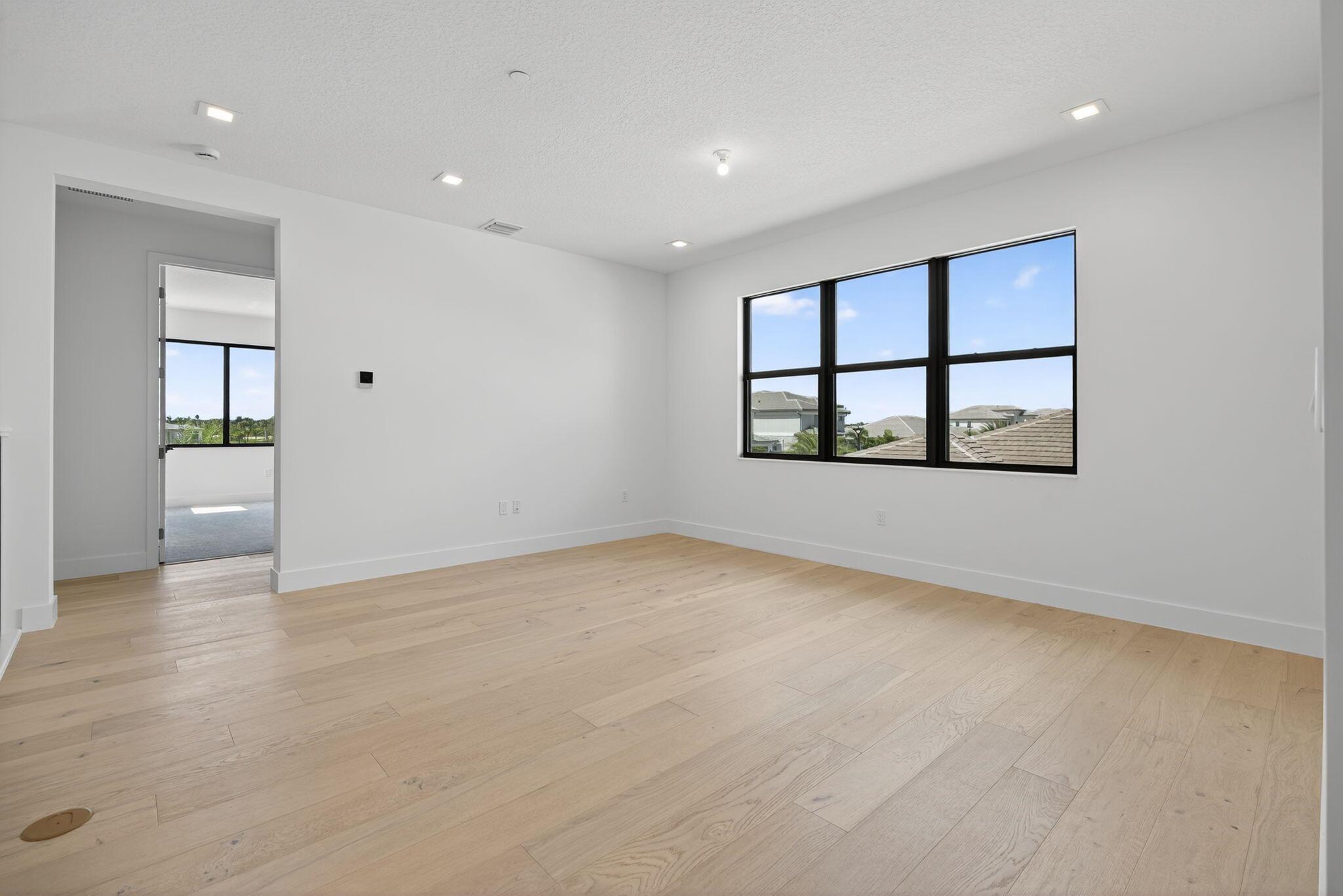 AVENIR POD - Residential Lease