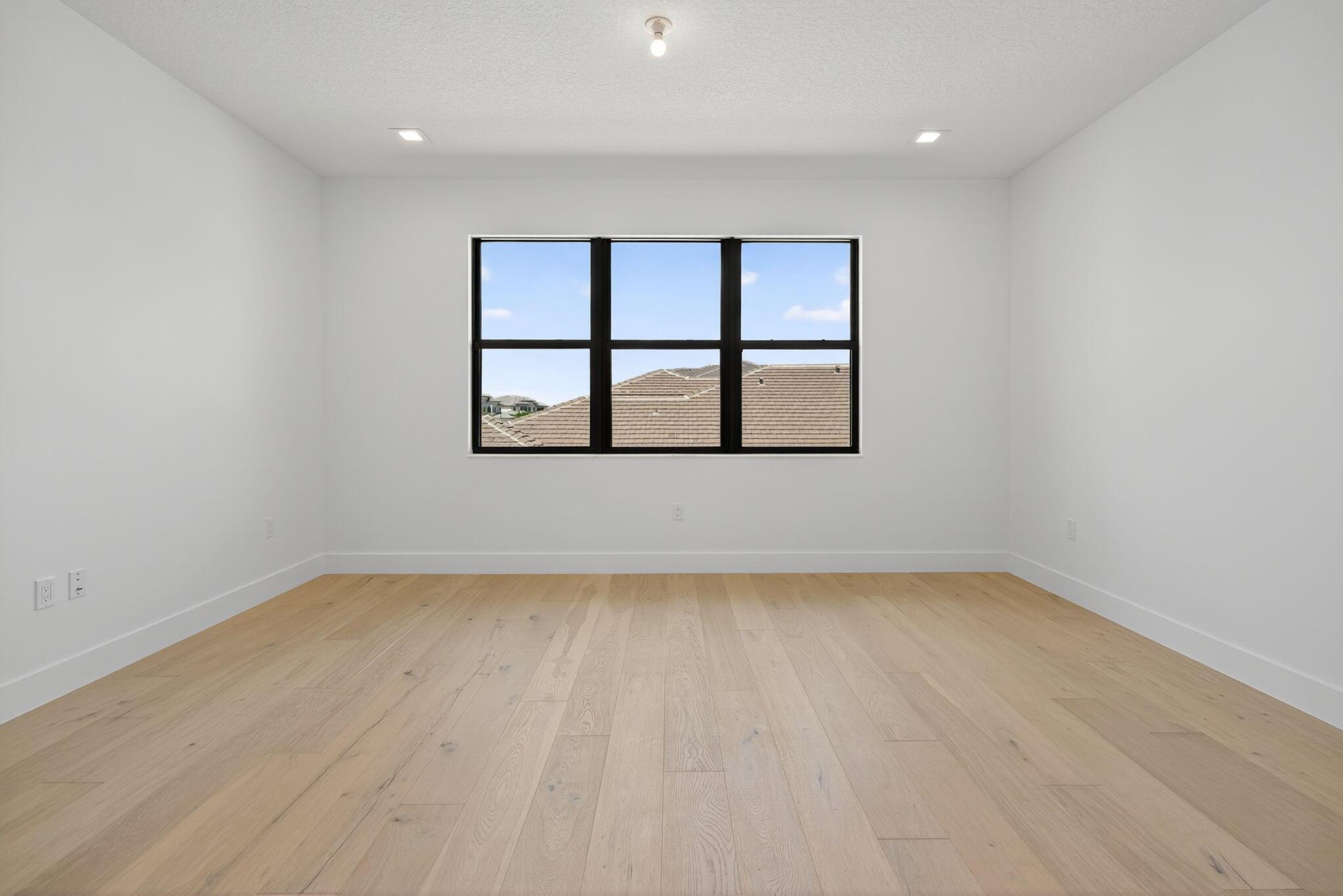 AVENIR POD - Residential Lease