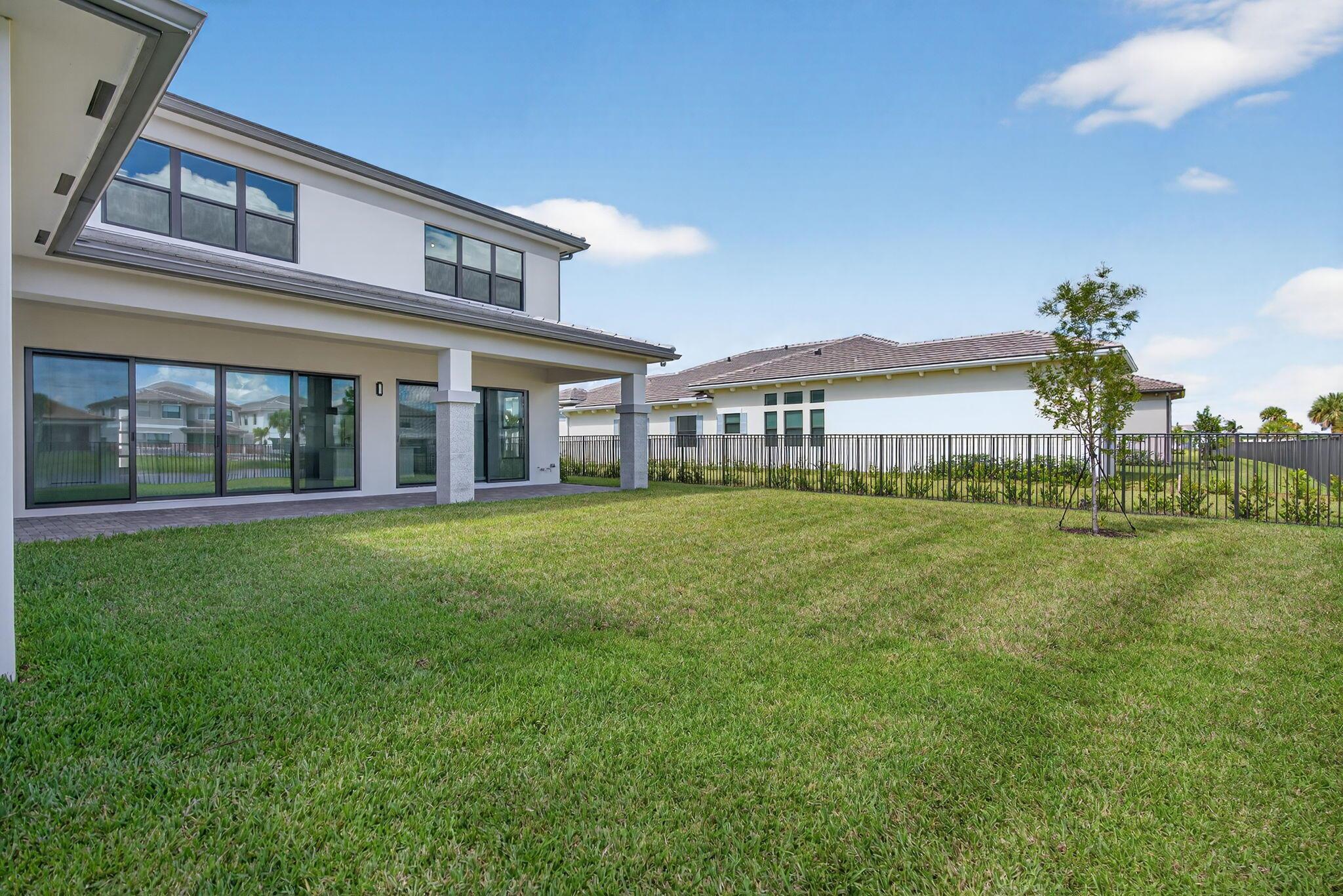 AVENIR POD - Residential Lease
