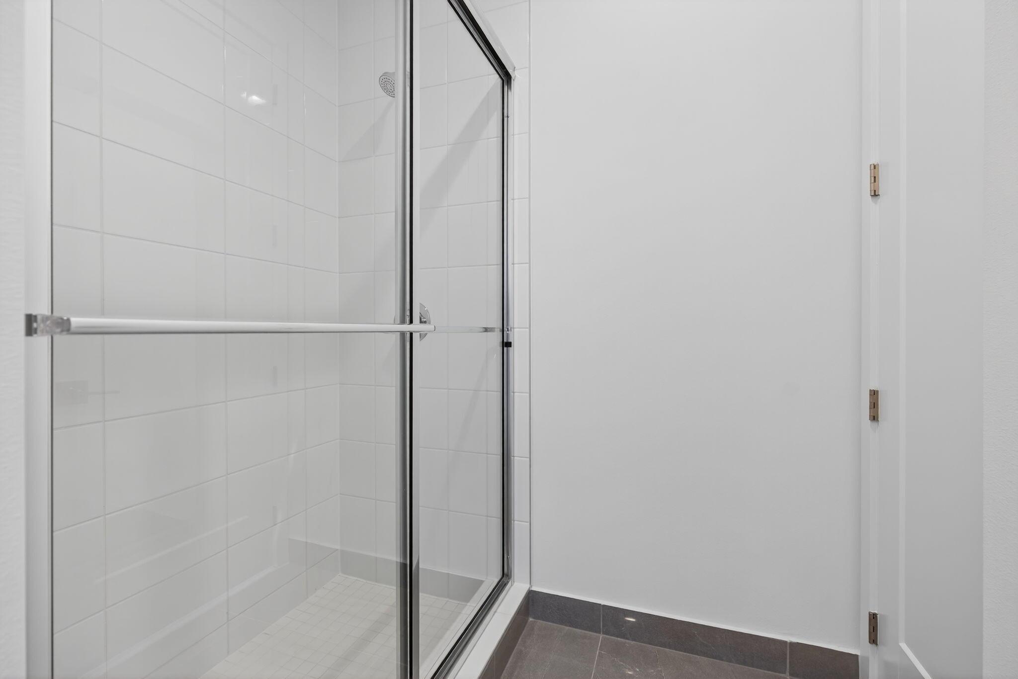 AVENIR POD - Residential Lease
