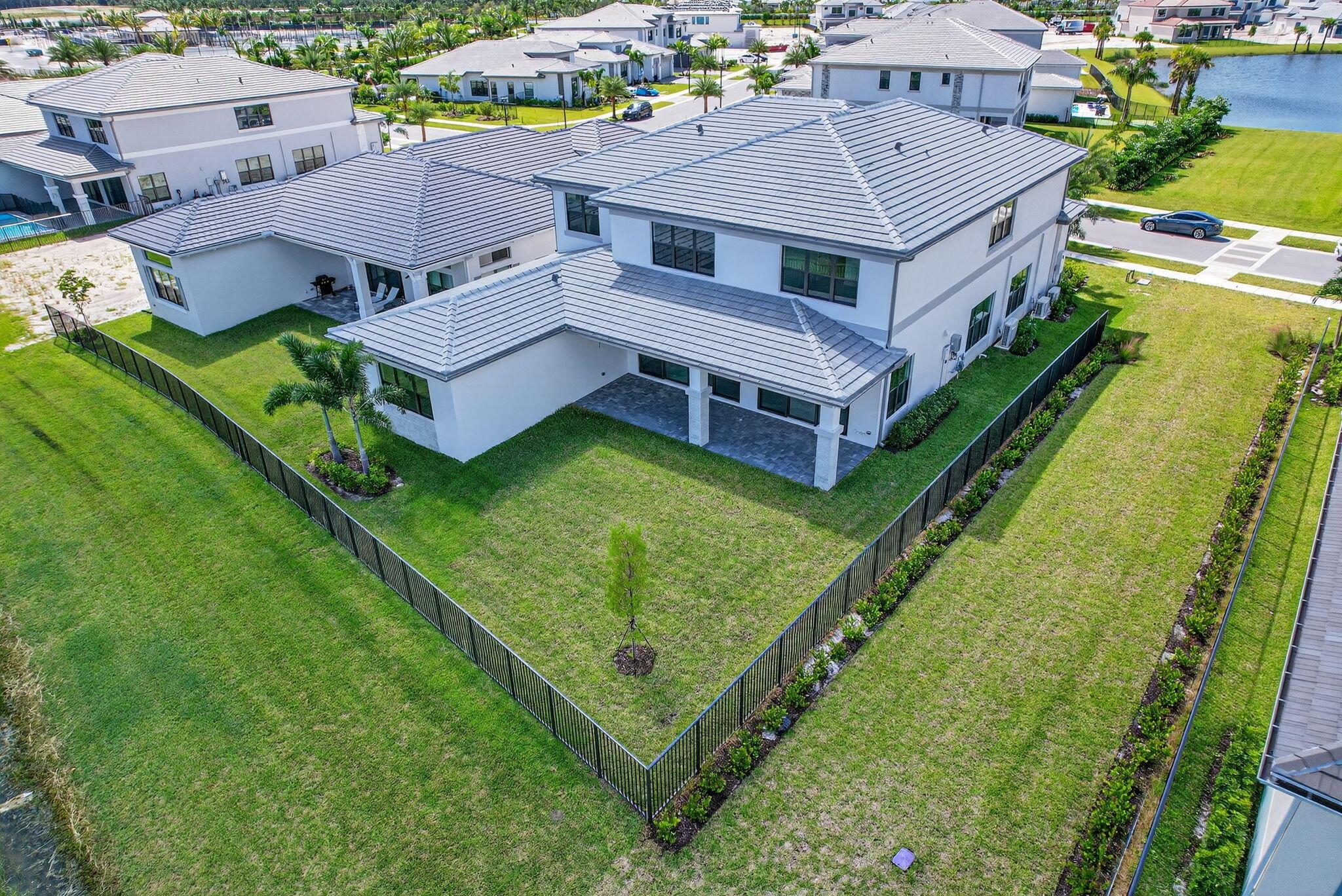 AVENIR POD - Residential Lease