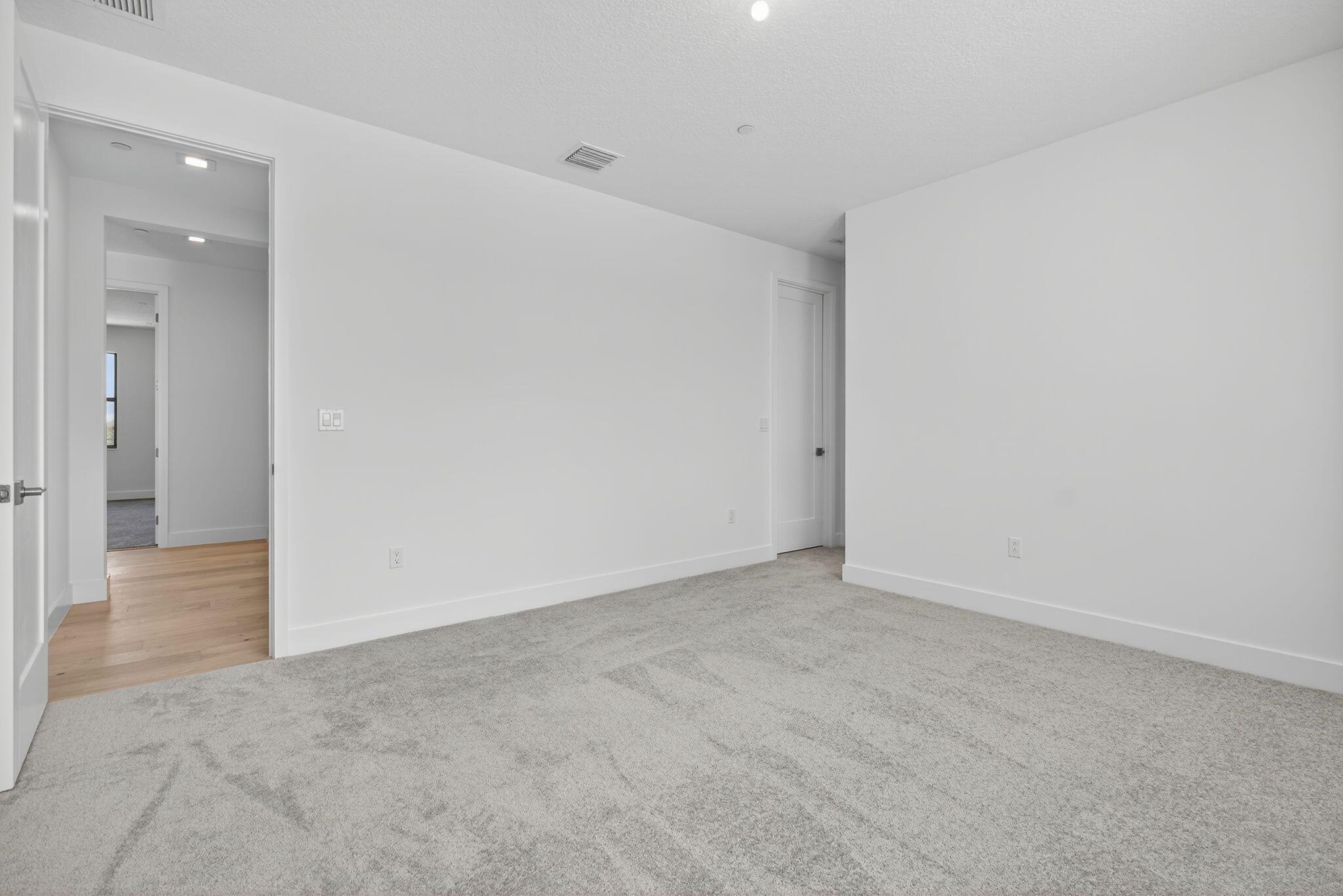 AVENIR POD - Residential Lease