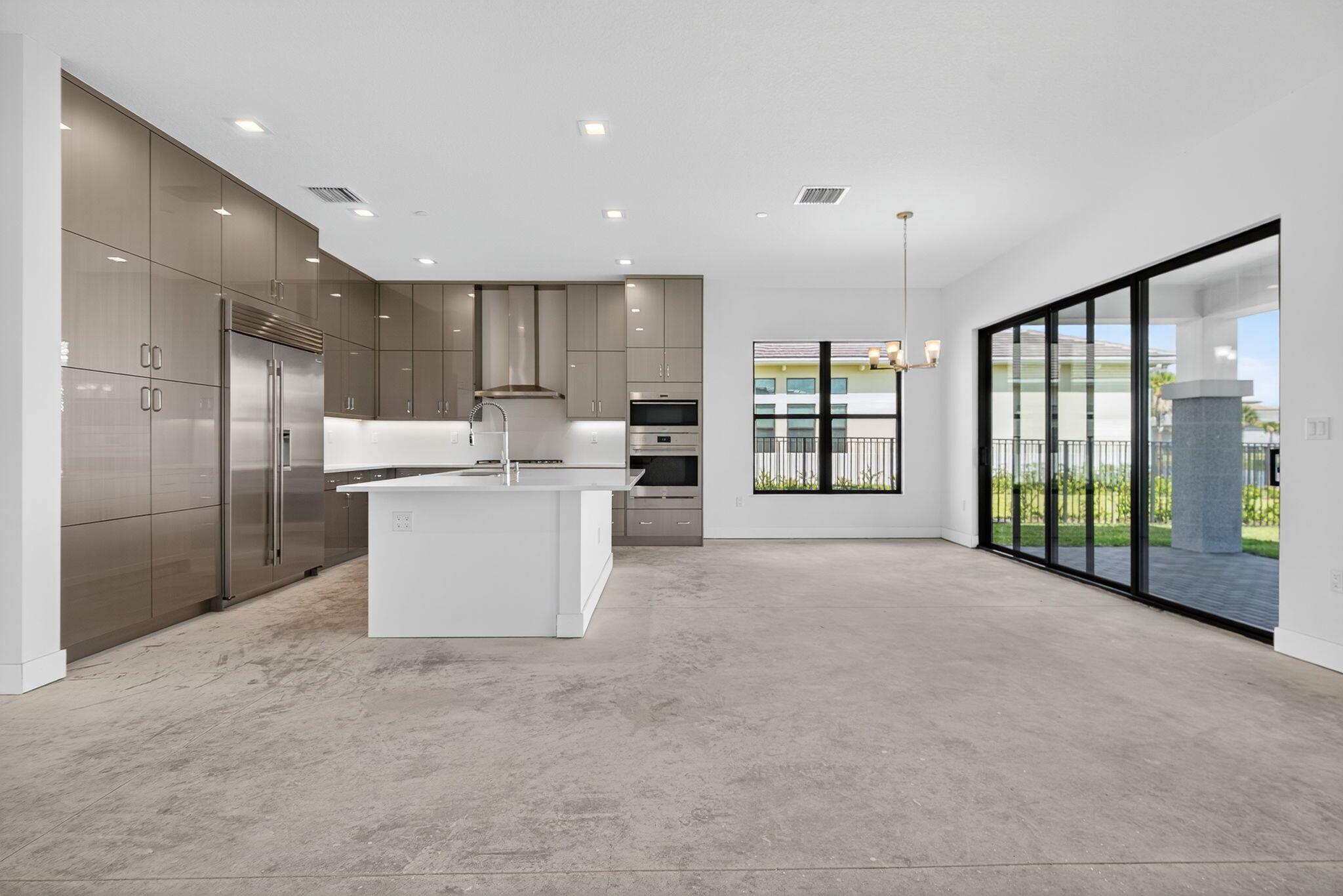 AVENIR POD - Residential Lease
