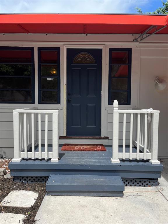 This 2-bedroom, 3-bathroom single-family home is located in the heart of Flagler Village. The floor plan includes a formal living room as well as a separate TV/entertainment room, offering flexibility for everyday living. The large eat-in kitchen provides generous cabinet and counter space, room for a dining table, and a pantry for additional storage. Recent improvements include fresh interior and exterior paint, updated landscaping, and two newly repainted elevated wooden decks. The property offers convenient parking in the driveway and on the street, making it easy to accommodate guests.