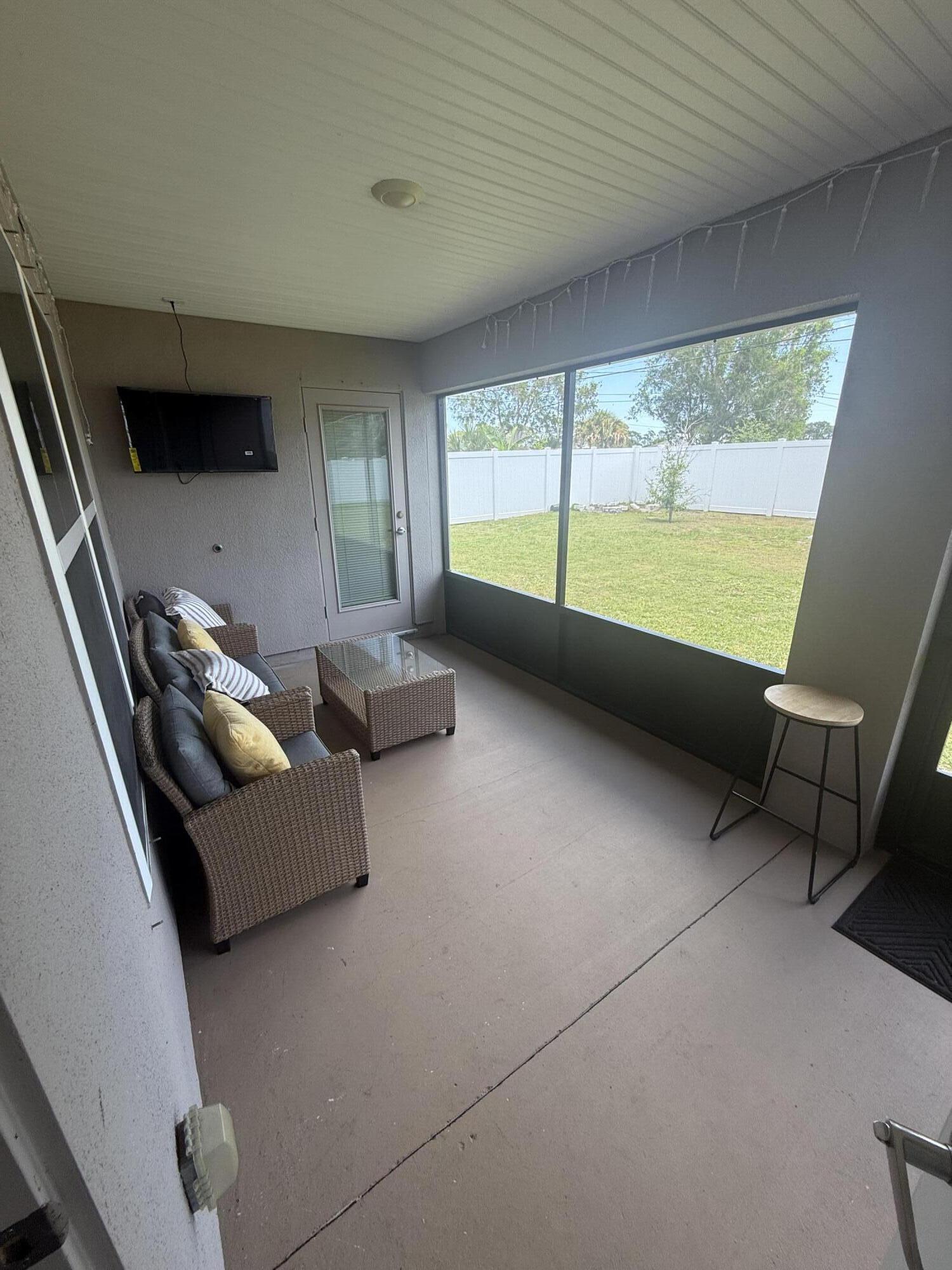 PORT ST LUCIE SECTION 40 - Residential Lease