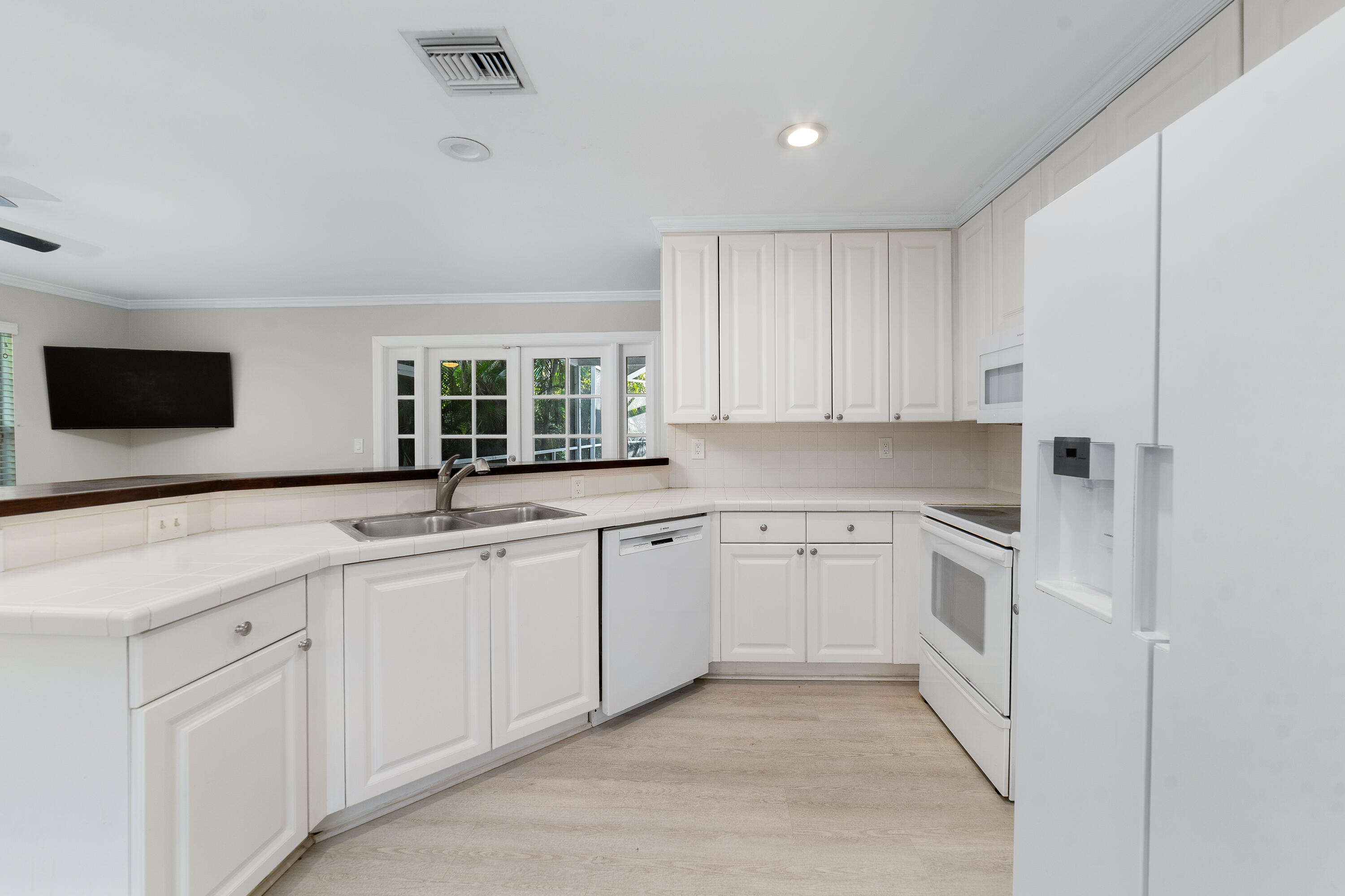 EMERALD FOREST OF WELLINGTON - Residential