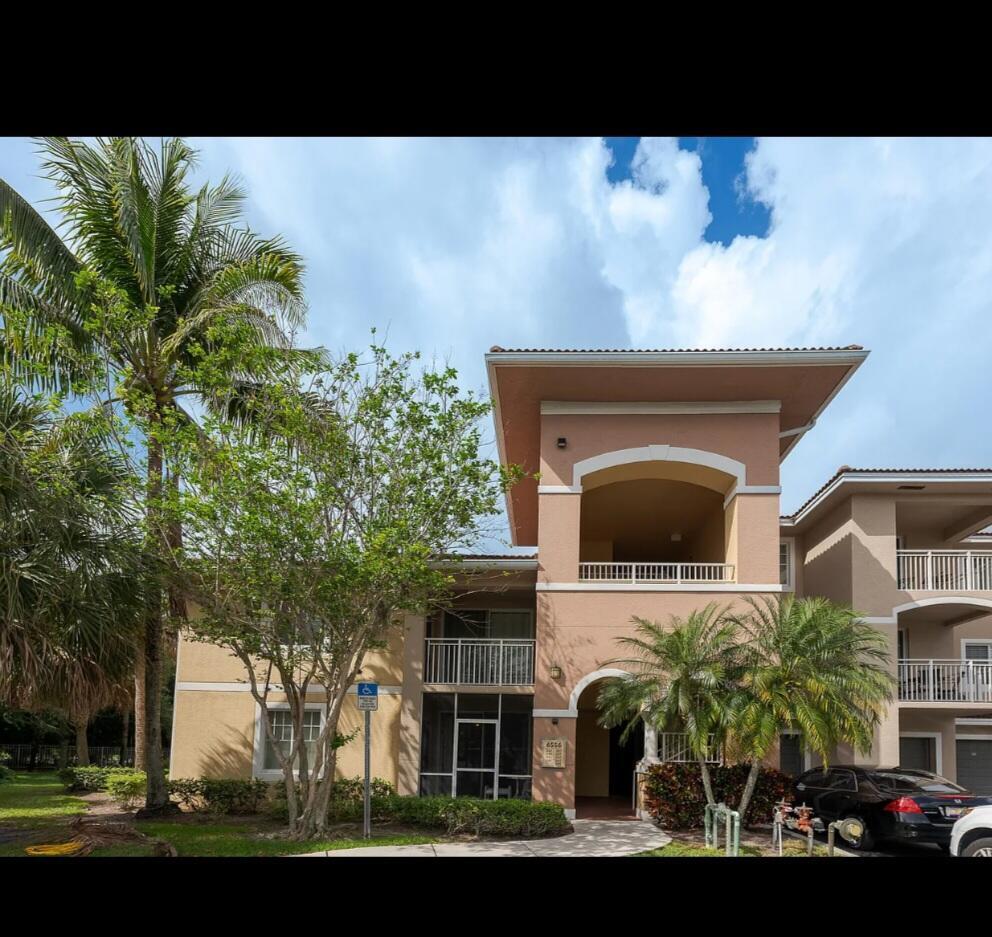 6556 Emerald Dunes Drive 207