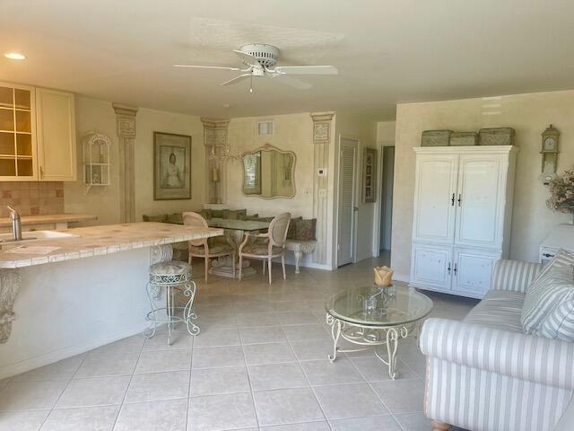 113 Lakes End Drive Apt c