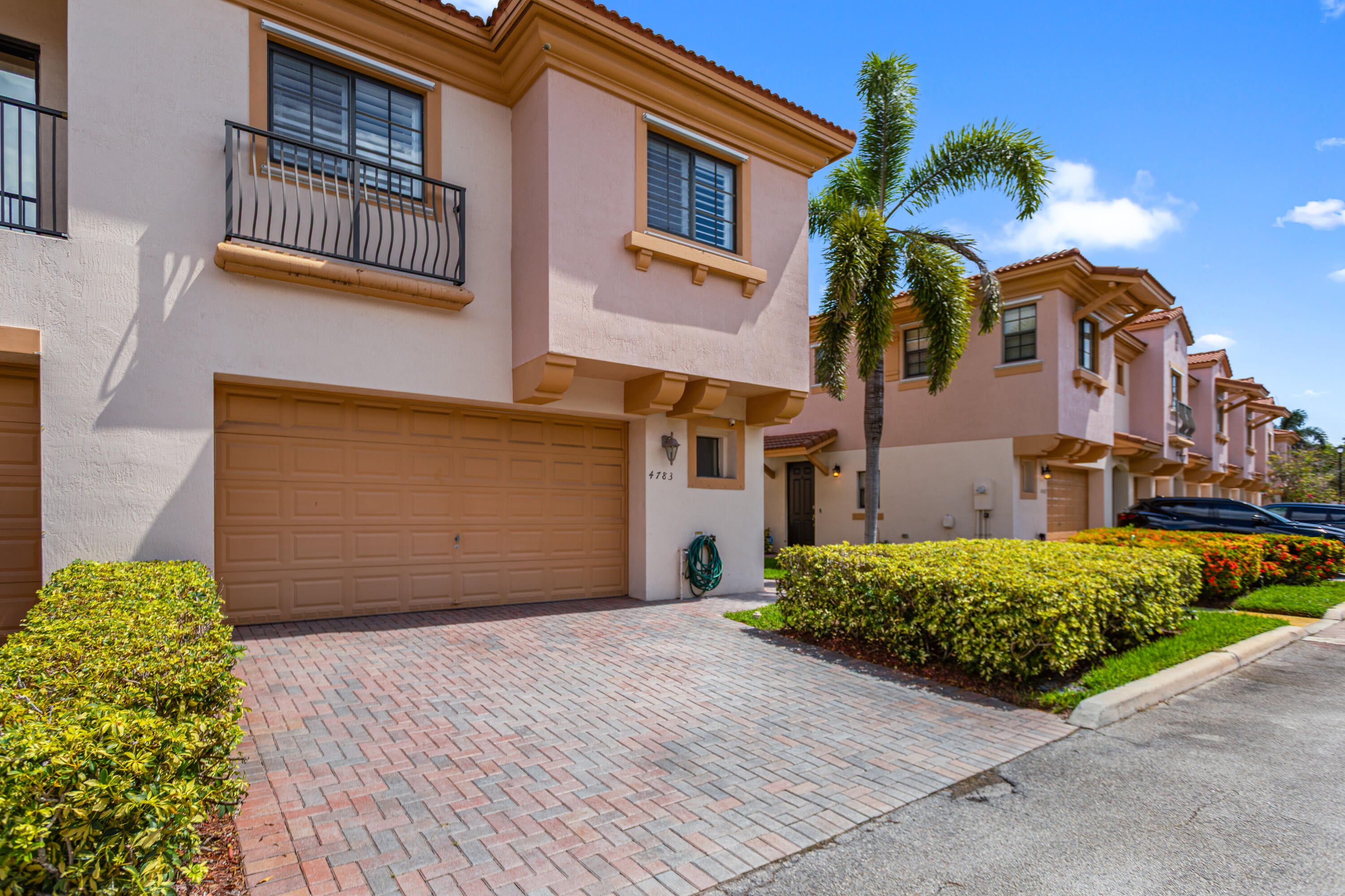 4783 PRESERVE Street, Coconut Creek, FL, 33073/$489,000 2 4783 PRESERVE Street