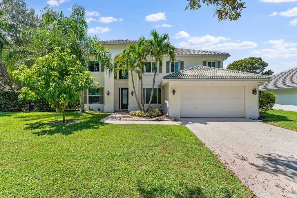 Photo of 1019 N Egret Circle N, Jupiter, FL 33458 (MLS # R10919631)