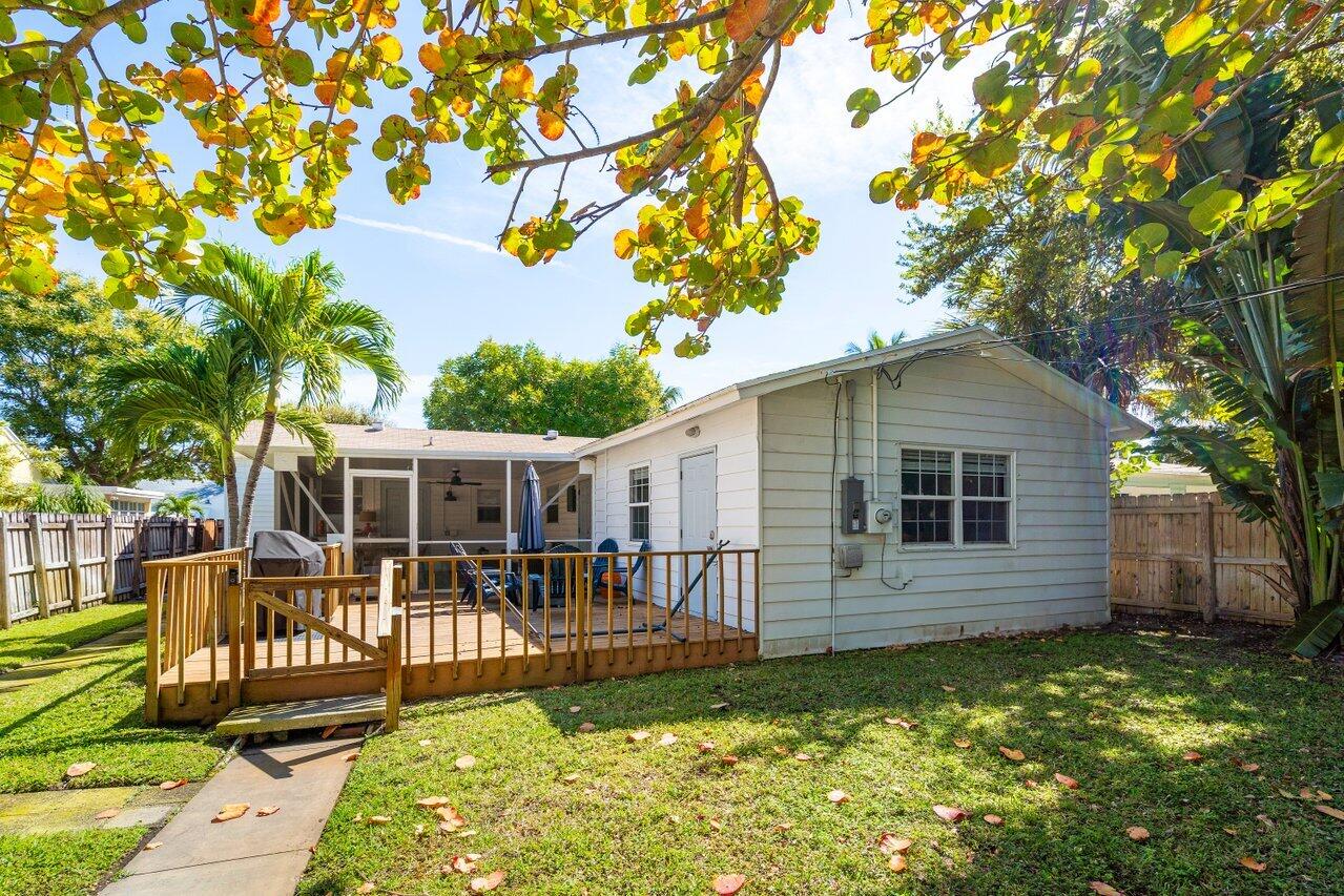 LAKE WORTH TOWN OF - Residential