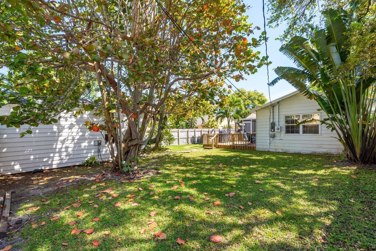 LAKE WORTH TOWN OF - Residential