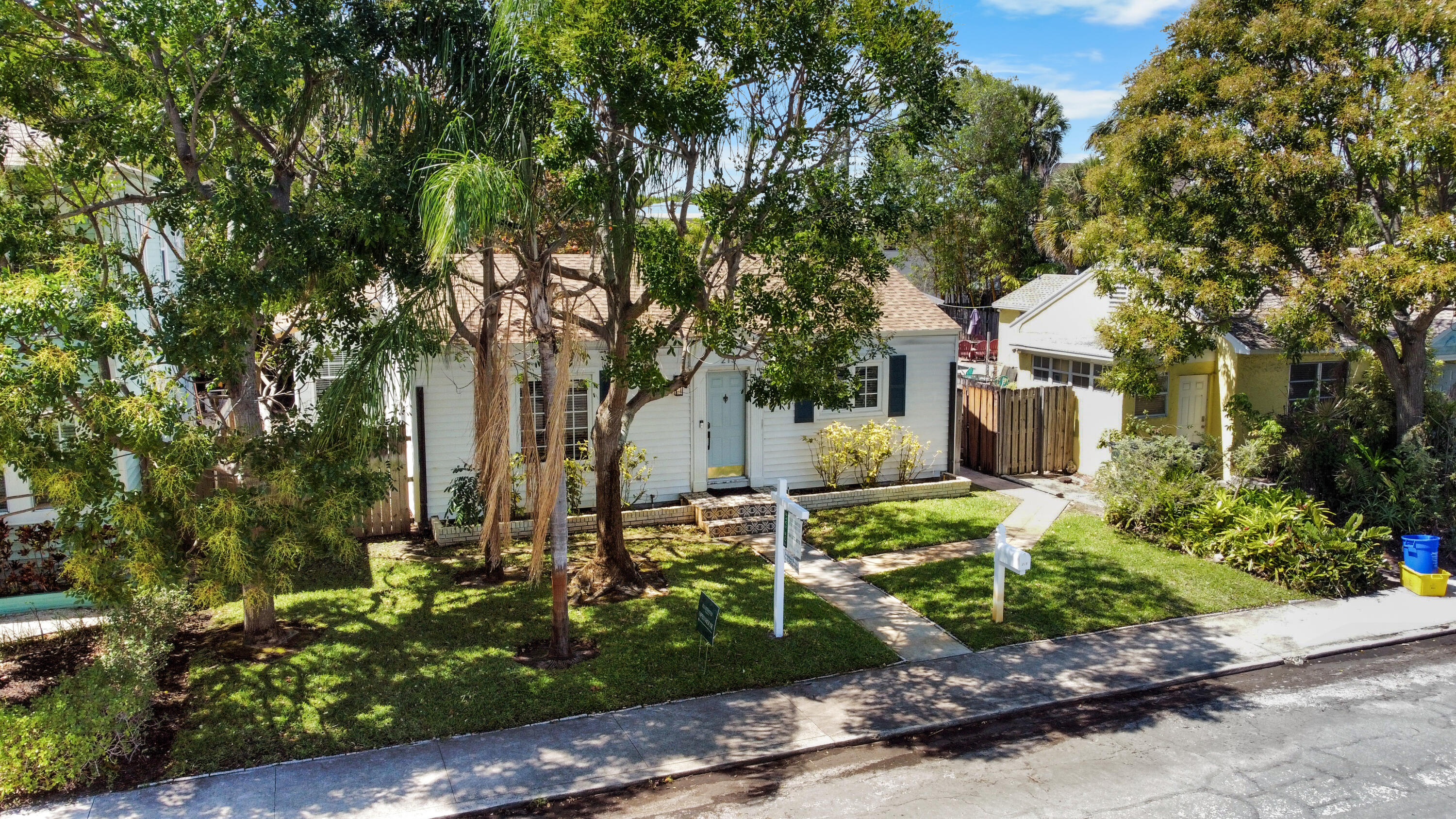 LAKE WORTH TOWN OF - Residential