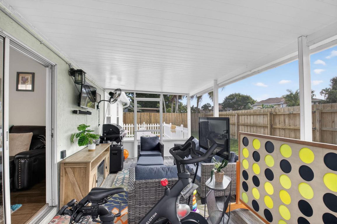 LAKESHORE AT THE MEADOWS - Residential