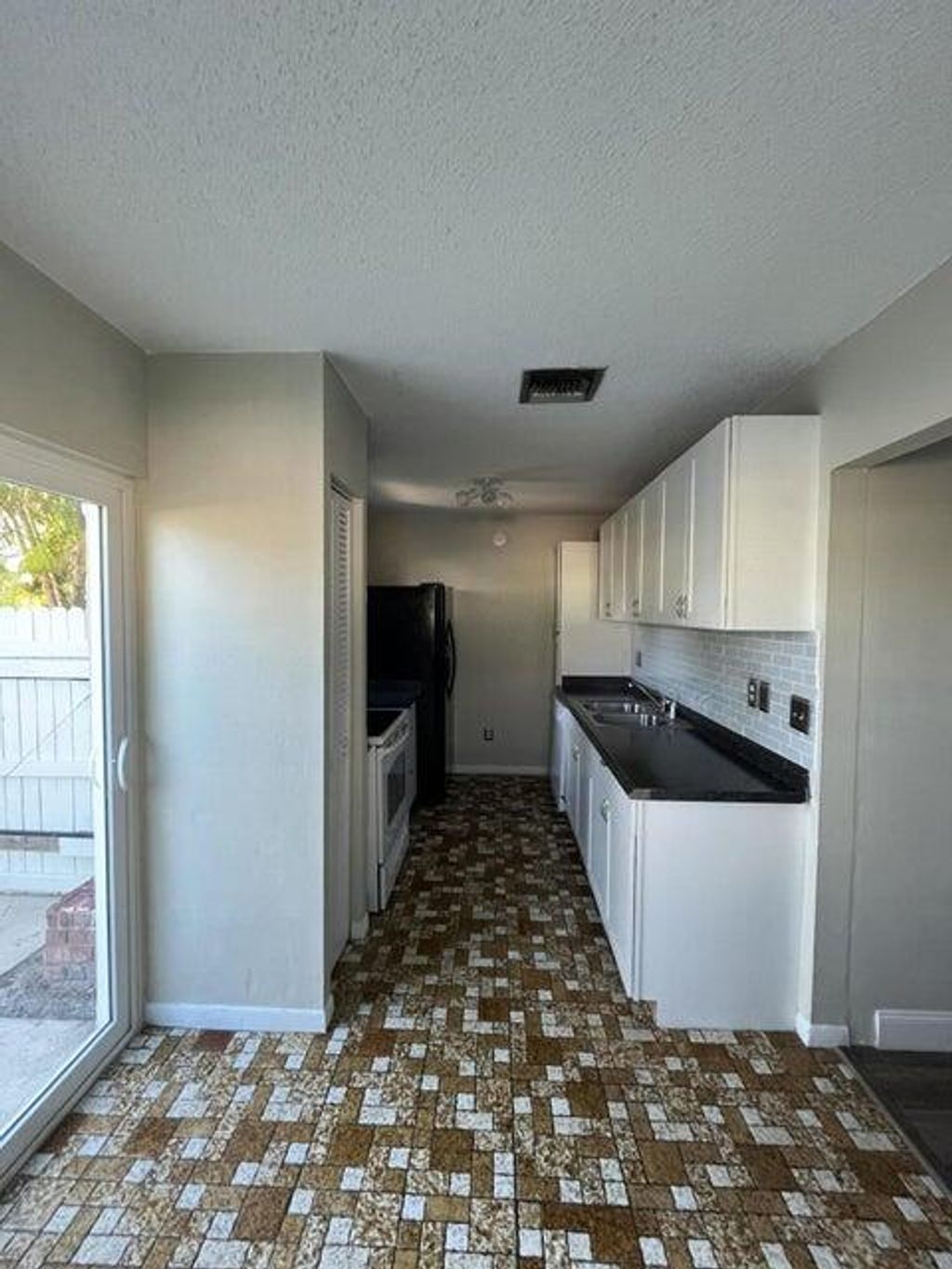 Photo of 223 SE 1st Circle, Boynton Beach, FL 33435 (MLS # R11017686)